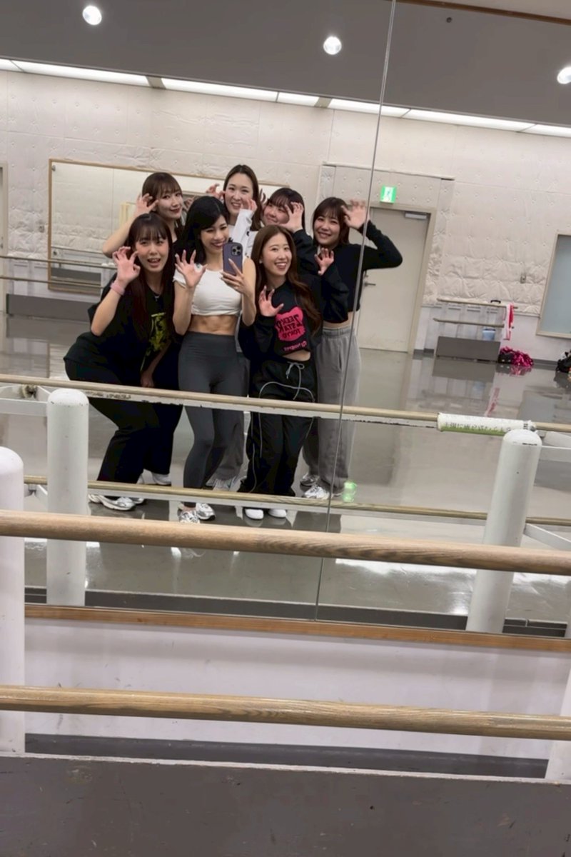 ZeekstarCheer's tweet photo. YUKAです✨
明日の福井永平寺ブルーサンダー戦に向けて��メンバーで集まってリハーサルをしました☺️

ホーム戦も残り3試合！
レギュラーシーズン1位を目指すチームにぜひ熱い応援をお願いします📣✨
選手にパワーを届けましょう！！

#ジークスター東京 
#チア
#ハンドボール https://t.co/rpuEcmb44g
