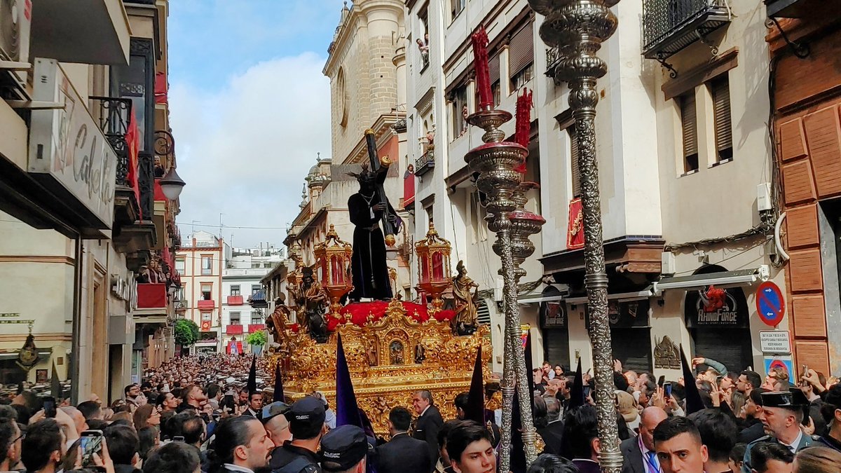 🔴11:03h| Nuestro Padre Jesús de la Salud en Cuesta del Rosario. #TDSCofrade #SSanta2025