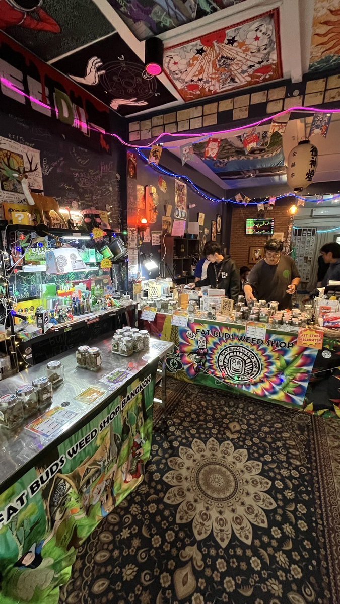 fatbudsweedshop's tweet photo. Happy Friday yooo.
Sathorn ✅
Ekkamai ✅
On Nut ✅
#bangkok #bangkokweed #cannabis #420life #thailand #fatbuds https://t.co/FtMMkZNGK3