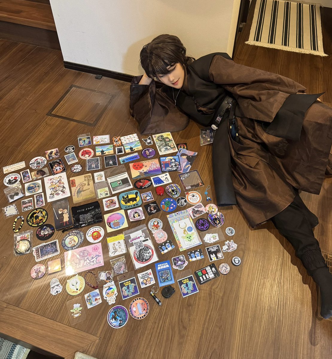 셀레브에서 오늘 받은 것들 ✌️한복 예쁘다고 해주시는 교포분도 계셨고 다들 좋게 봐주셔서 감개무량 🥹 내일은 클론전쟁 아나킨으로 참여합니다 🔥
今日もらった色々可愛い物たちありがとうございました🩶明日はクローンウォーズアナキンで参加します⭐️よろしくお願い致します‼️
#SWCJ