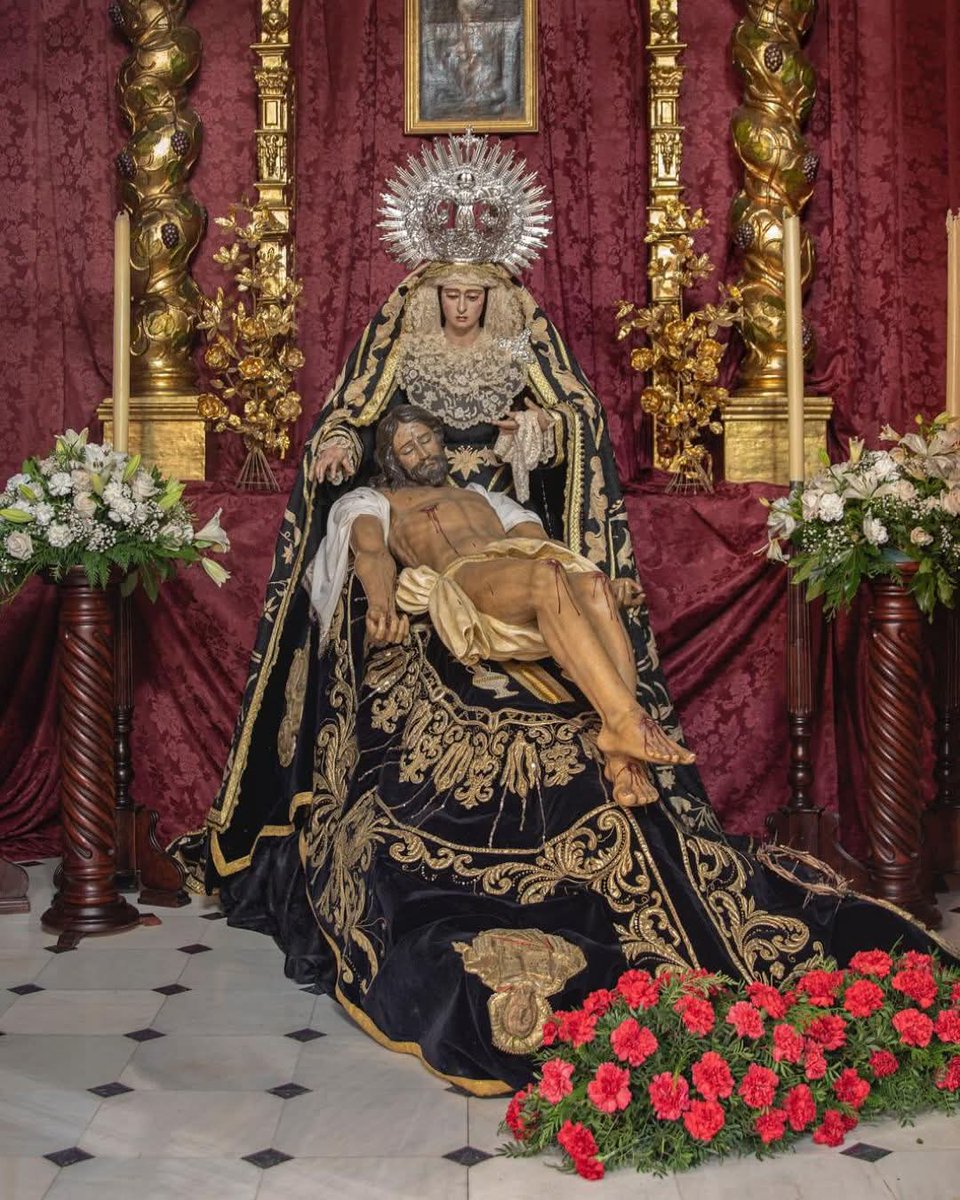 VIERNES SANTO TARDE

En la tarde de hoy, la querida hermandad <a href="/hsoledadalgaba/">Hermandad de Soledad (La Algaba)</a> realiza su estación de penitencia.

Desearles una fructífera procesión por las calles de nuestro pueblo.

#ssantaalgaba25