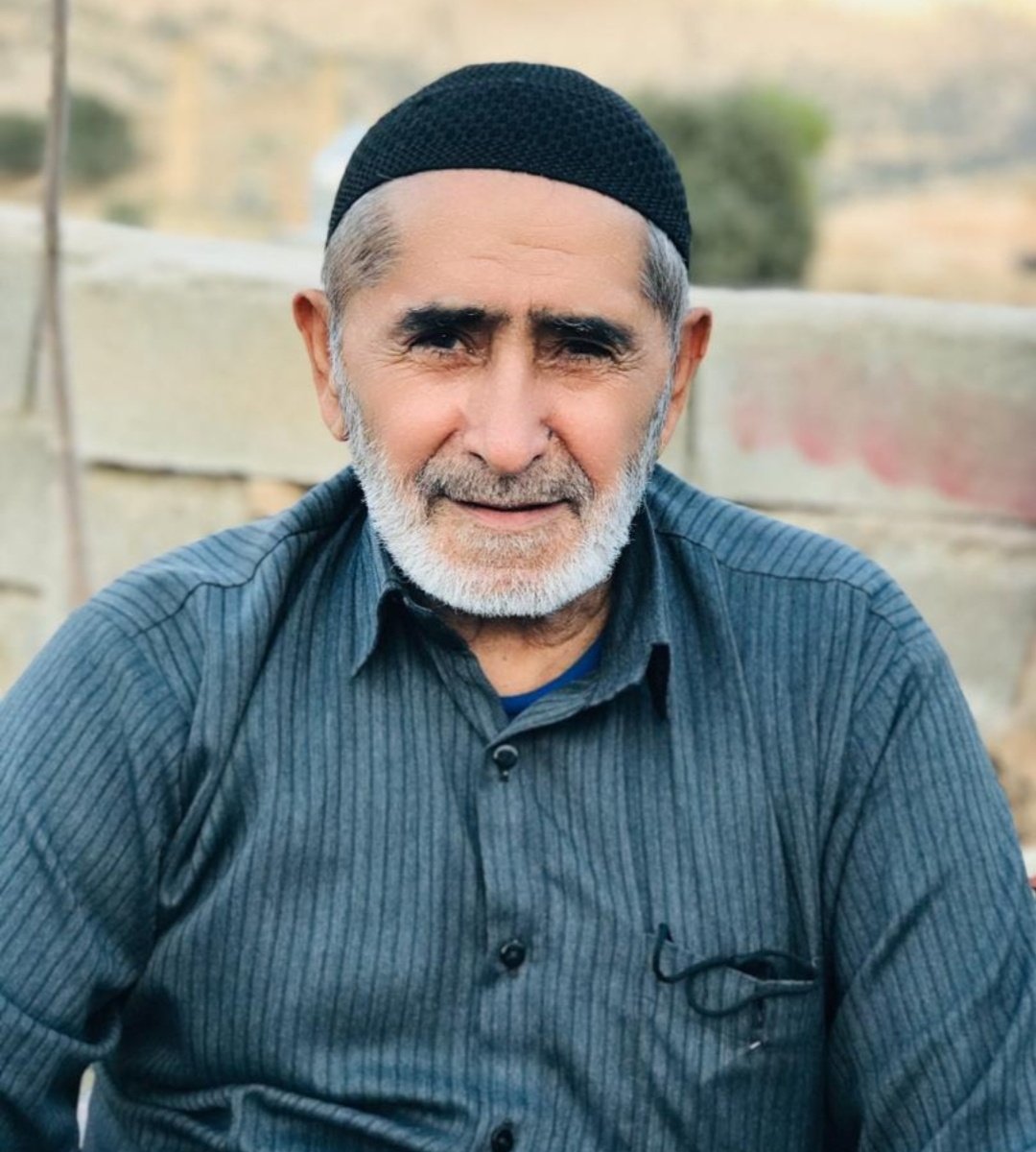 در دنیا جوری زندگی کنید وقتیکه مُردید،جز اخلاق حسنه،نیکو و خوشرویی چیزی دیگری از شما به یاد نیاید، و من از شما سید جز مهربانی و خوش رویی چیز دیگری به خاطر ندارم.روحت شاد و یادت گرامی است.
#خادم_الشهدا همنشین با سیدالشهداست
ان شاءالله