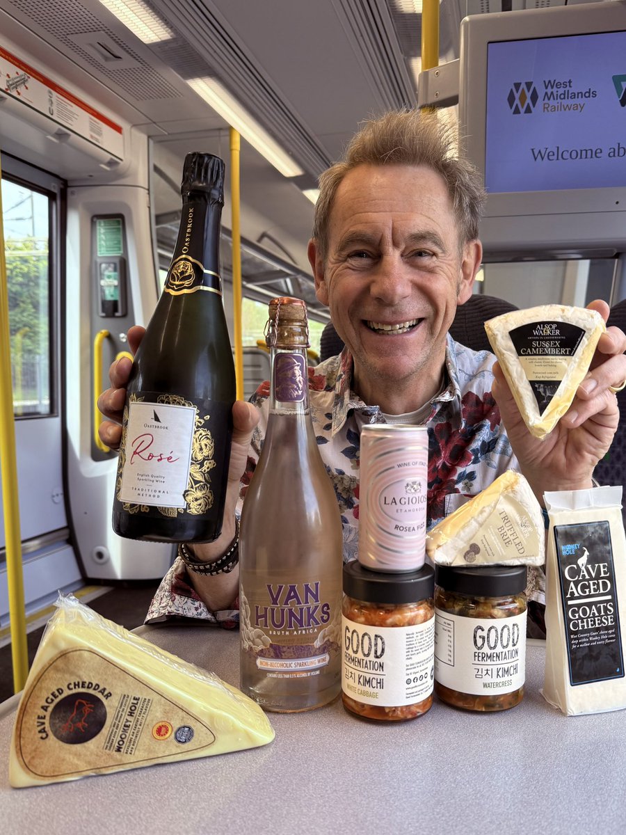 usdtrxio's tweet photo. A Good Friday feeding frenzy for @RobertElms 11.35-12noon @BBCRadioLondon with lots of Easter bubbles from #VanHunks @lagioiosauk @oastbrook kimchi by @good_fermentation cheese from @alsopandwalker & @FordFarmCheese ๐Bring them on๐ฃ
#cheese #kimchi #sparklingwine @NigelBarden https://t.co/Tbzt5LweJ1