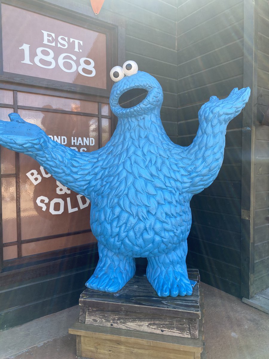 Me encontre ayer en <a href="/Portaventura_ES/">PortAventura World</a> , =)