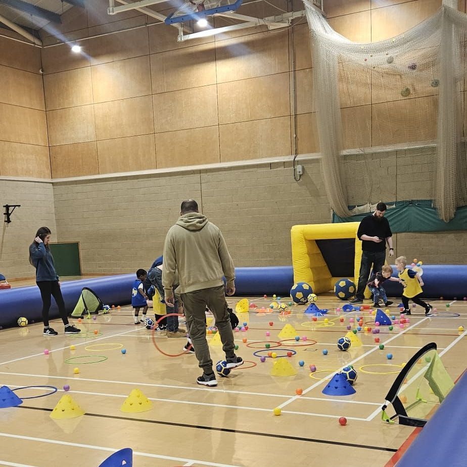 🏃‍♂️ MOVE, PLAY AND GROW at Tots Football!

We don’t just play football, we jump, run, balance, and explore! Our sessions are packed with fun games that help little ones develop important physical and social skills in a friendly and supportive environment.

footballfunfactory.co.uk