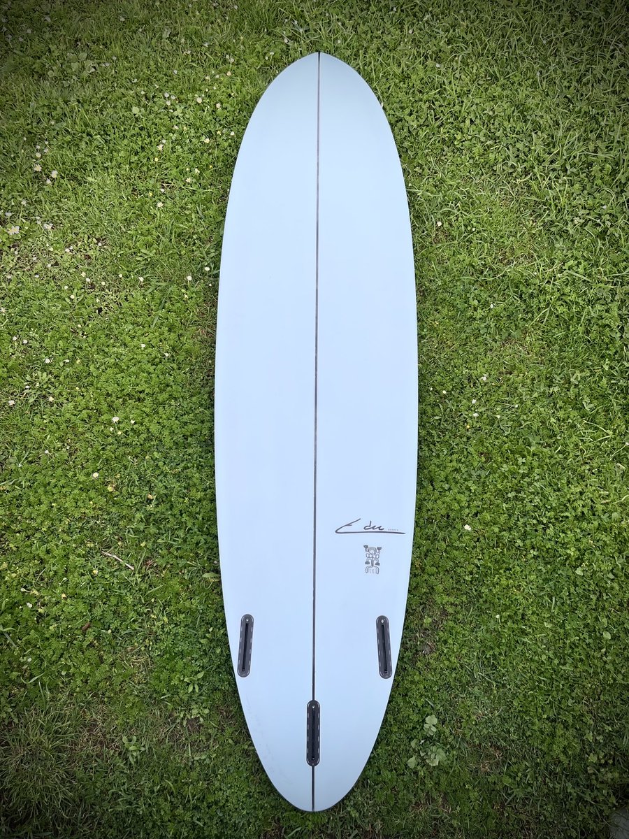 eduarcia18's tweet photo. Tiki
Tiki is my #midlength model, meticulously crafted to allow for performance lines with an extended board length. An easy way to envision it is as a fusion of a Malibu-style board with shortboard characteristics—featuring tiny rails, a more compact nose, and tail. The botto.. https://t.co/dPf5lNhma6