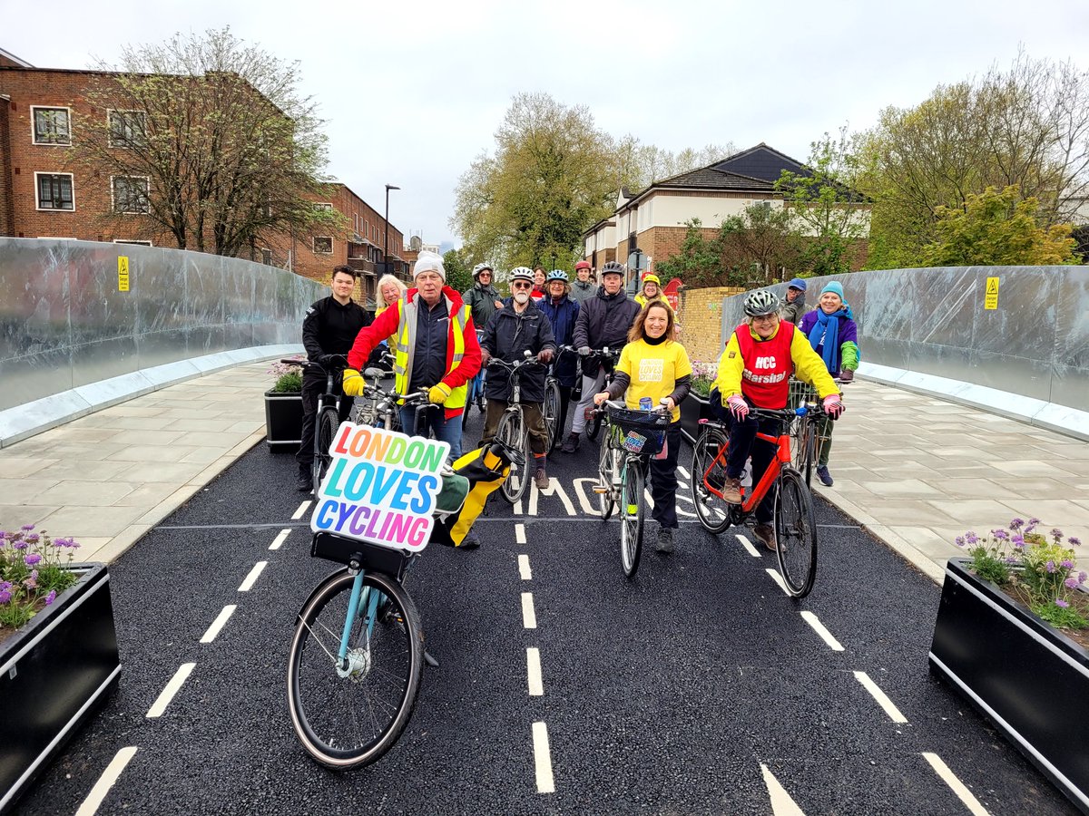 Hackney LOVES cycling.

Come join a HCC History Cycle: A bike tour of Hackney, a part of the Hackney History Festival.

Register: tickettailor.com/events/hackney…

Cost: £5 (all proceeds to Pedro Youth Club's cycling projects)
📆 Sun 18 May; 5:00 PM - 7:00 PM
📍NE corner of Hackney Downs