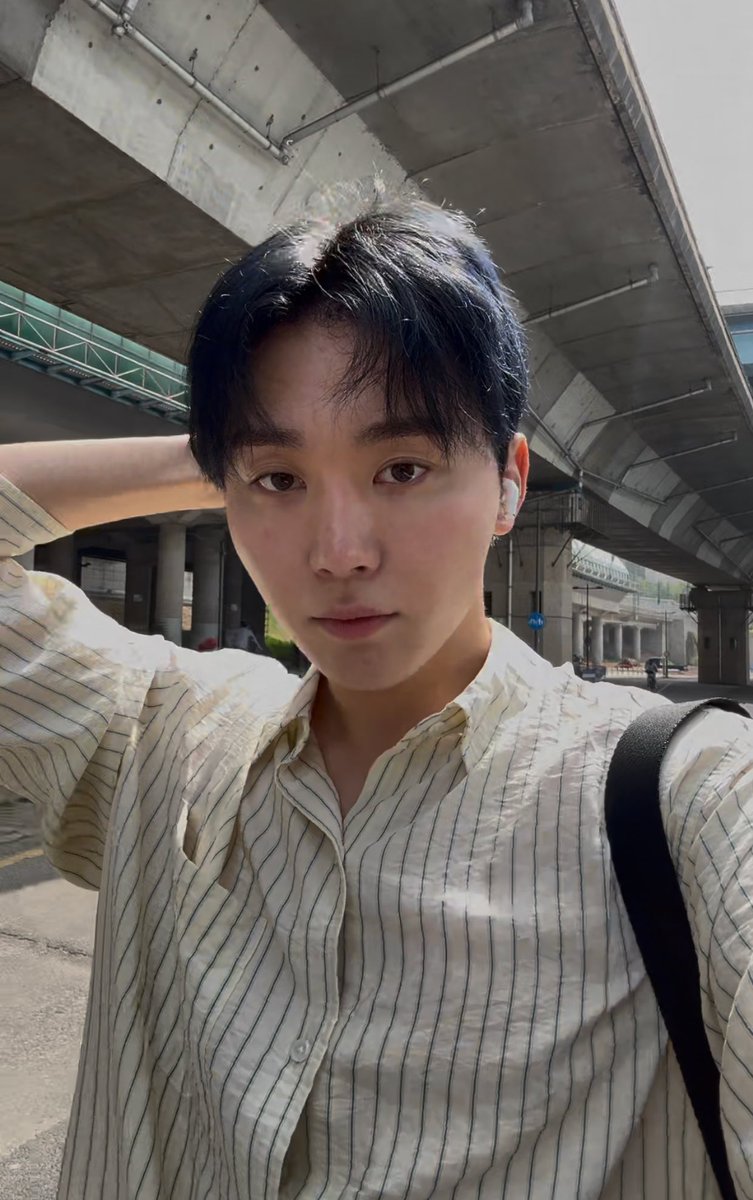 자오 tweet media