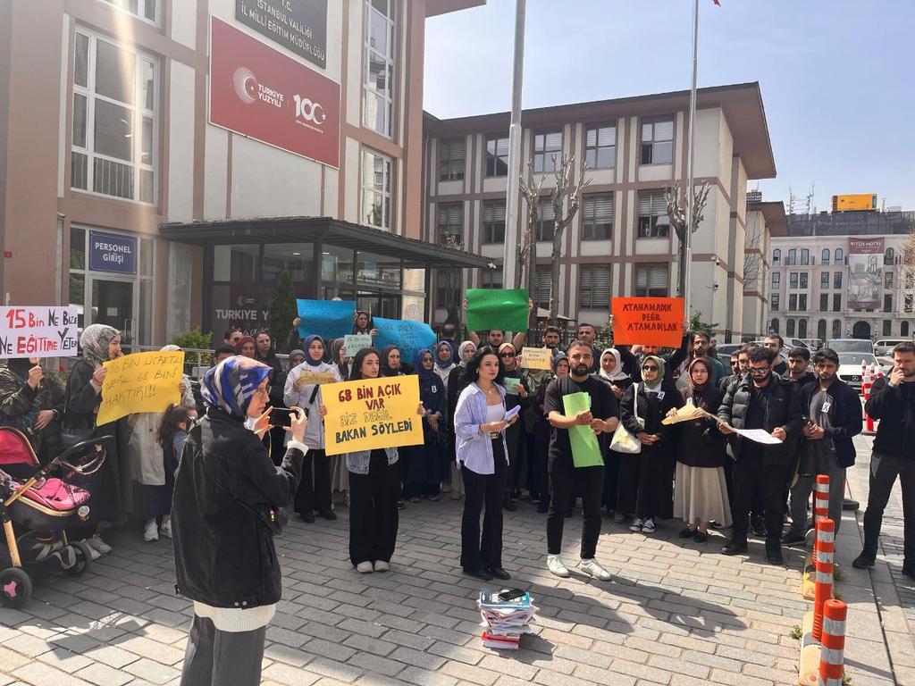 2024 kpss hiçbir zaman 15 bini kabul etmeyecek. Hakkımızı iade edin 
<a href="/RTErdogan/">Recep Tayyip Erdoğan</a>
<a href="/Yusuf__Tekin/">Yusuf Tekin</a>

#Ya2024eEkAtamaYaistifa