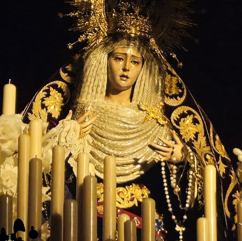 ❗️ Roban las joyas de la Virgen del Mayor Dolor de <a href="/HdadEscolapios/">Hermandad de los Escolapios</a> del ajuar de salida en el paso de palio 

👉🏼 <a href="/policia/">Policía Nacional</a> investiga los hechos que ocurrieron anteanoche

Entre ellas están el puñal de Dolorosa, la medalla de San Juan Pablo II o la Crux fidelis de <a href="/EjercitoAire/">Ejército del Aire y del Espacio</a>