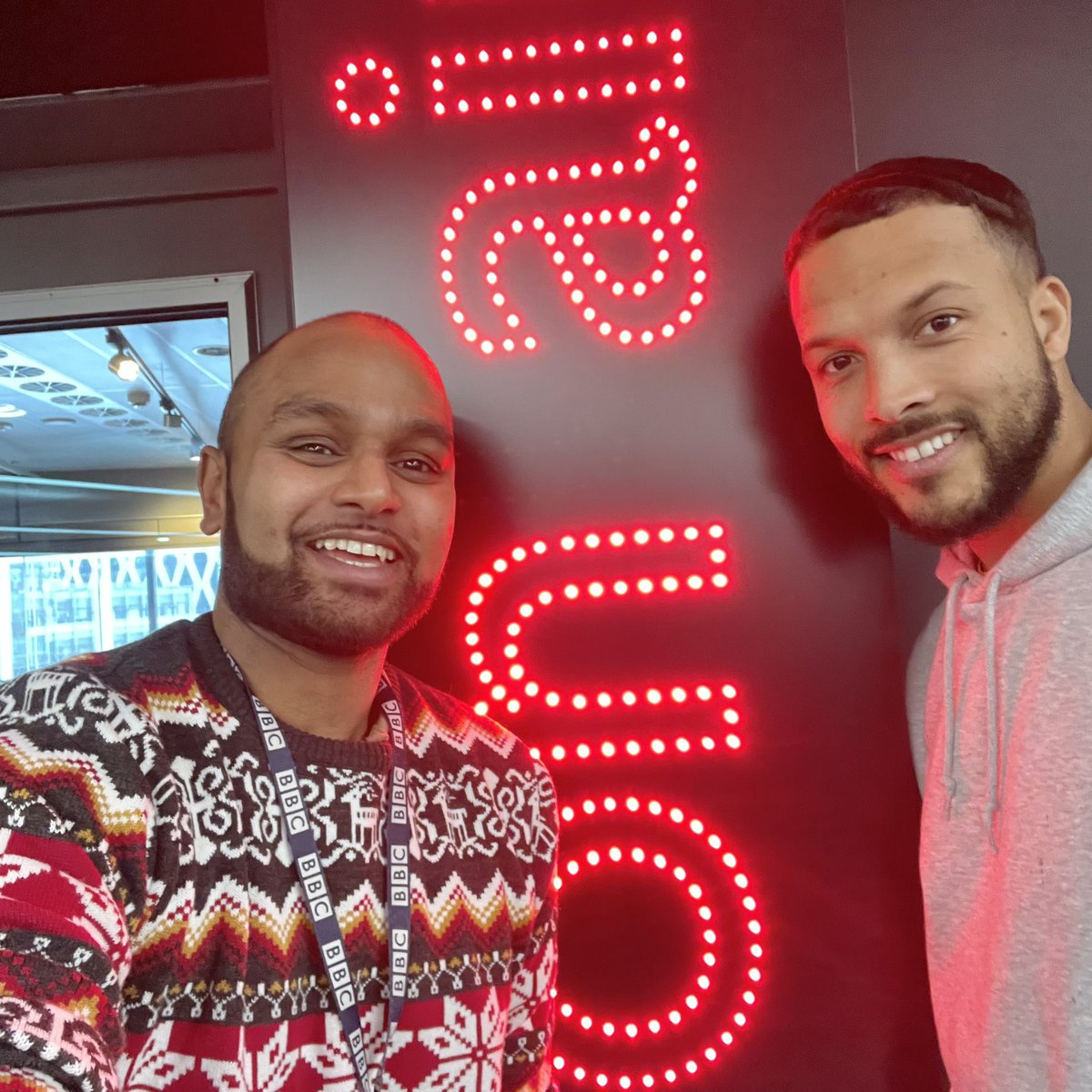 Sanny_Rudra's tweet image. We were thrown together on the radio and hit it off. I only saw him mad once, when I made him play 6-a-side!

A one off, an inspiration who didn’t let achievement define him. 

He showed me how to be a better man, better dad and better dressed. We will miss him. RIP Joe Thompson.