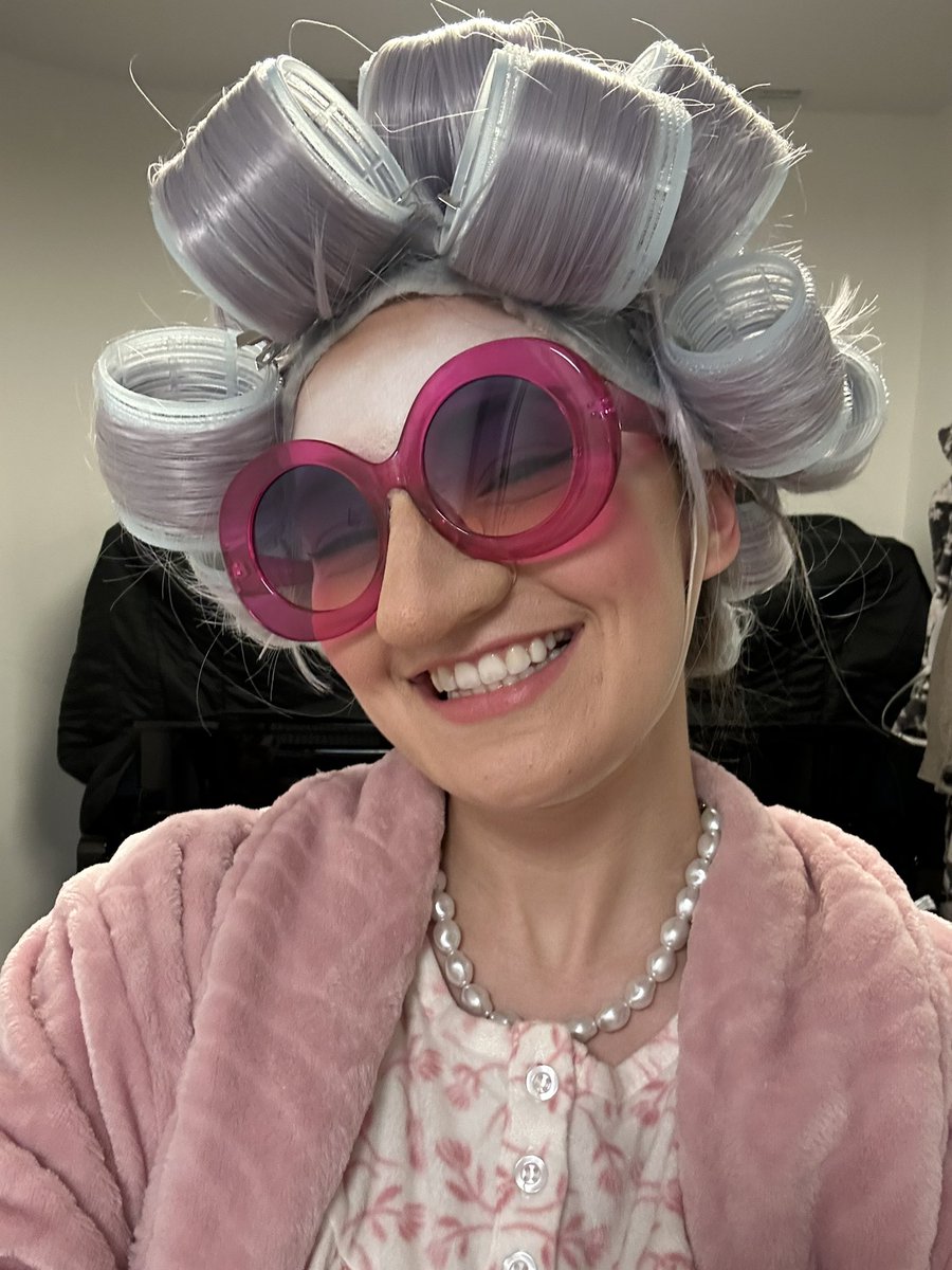 Llinos Haf Jones tweet media