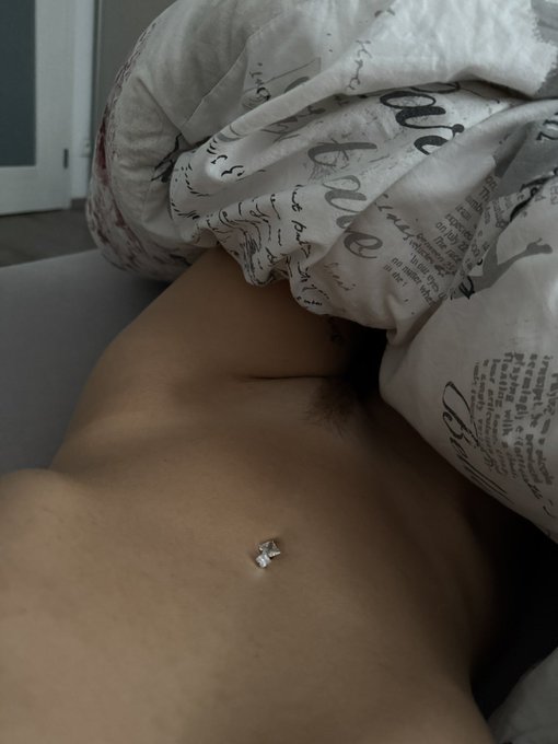 Watch Zuzu Sweet's leaked NSFW photo on TwXstars