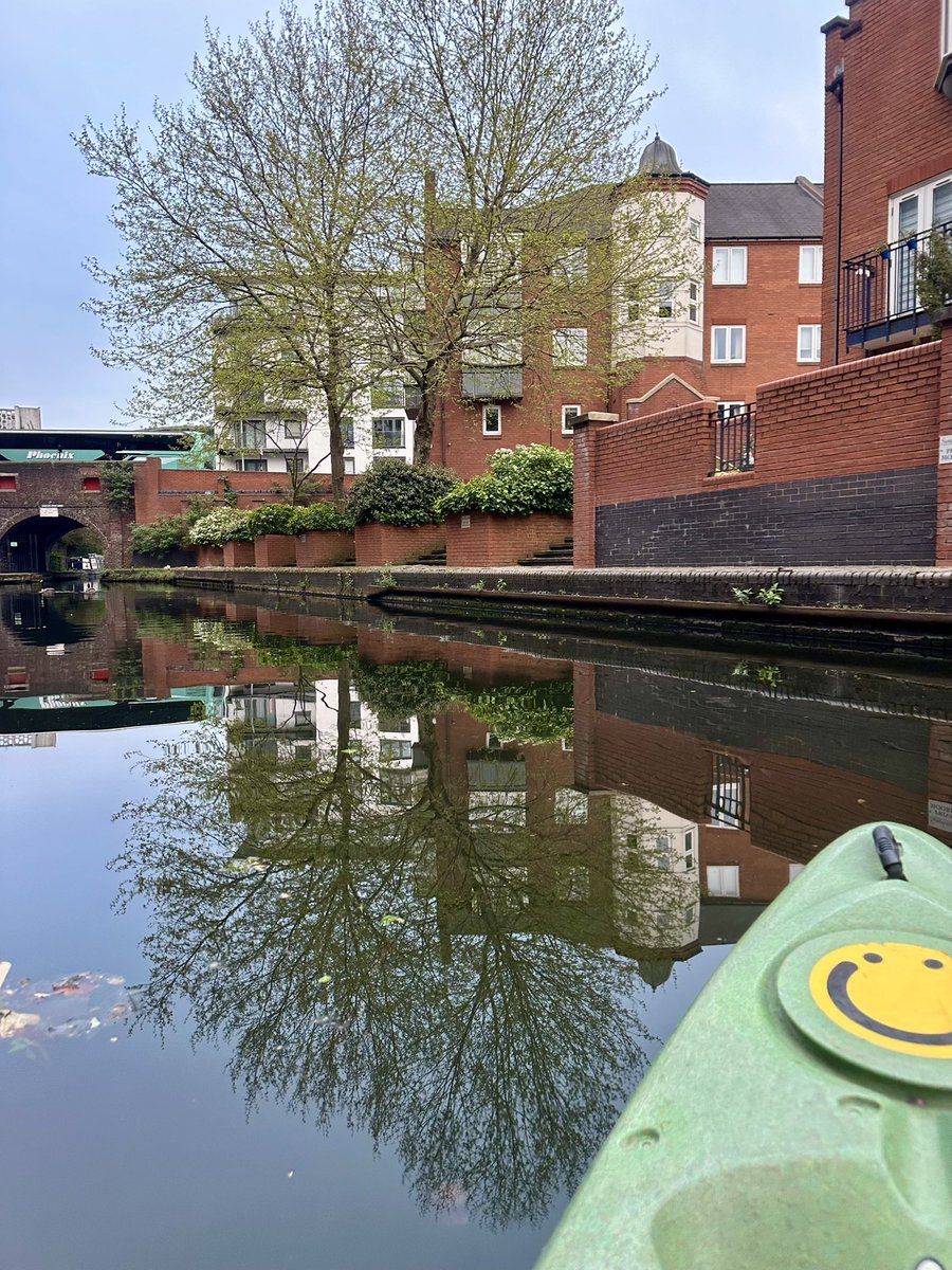 Essie Li (@essieli2020) on Twitter photo Another year another amazing sunrise paddling with dawn chorus in the background 🦆🎶🦢
#seethecitydifferently with <a href="/BhamRoundhouse/">Roundhouse Birmingham</a> Another year another amazing sunrise paddling with dawn chorus in the background 🦆🎶🦢
#seethecitydifferently with <a href="/BhamRoundhouse/">Roundhouse Birmingham</a>