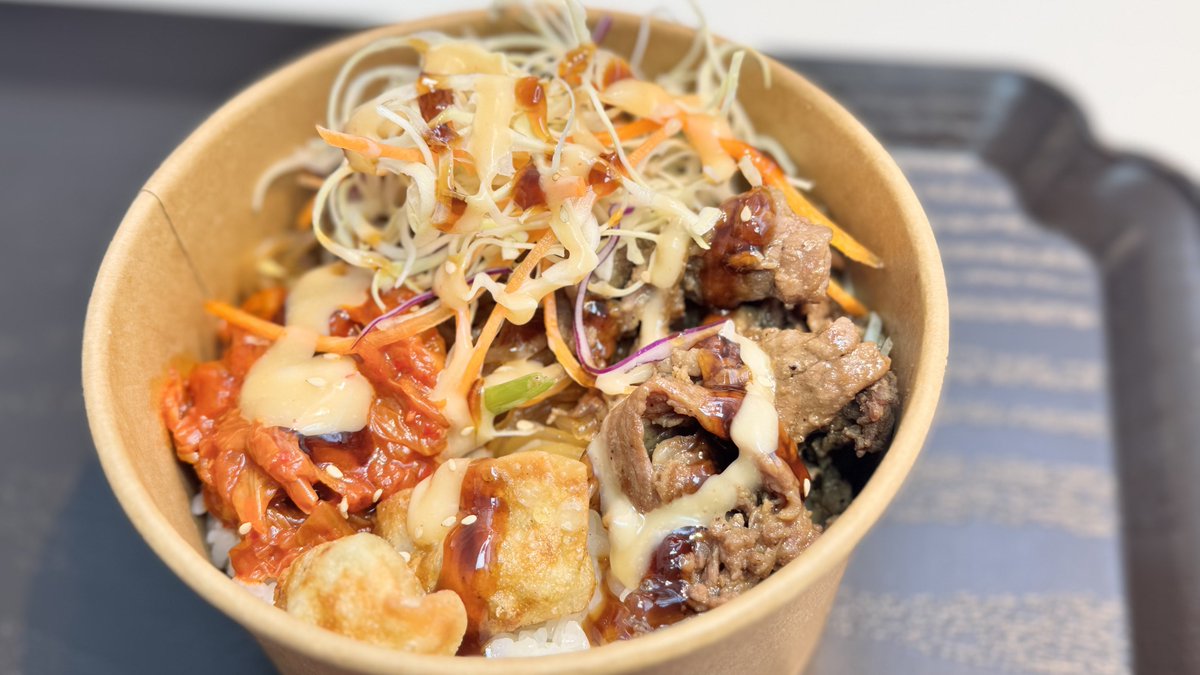 ✨プルコギおいしーーー😋✨ 定食なら器も韓国っぽくて雰囲気でます