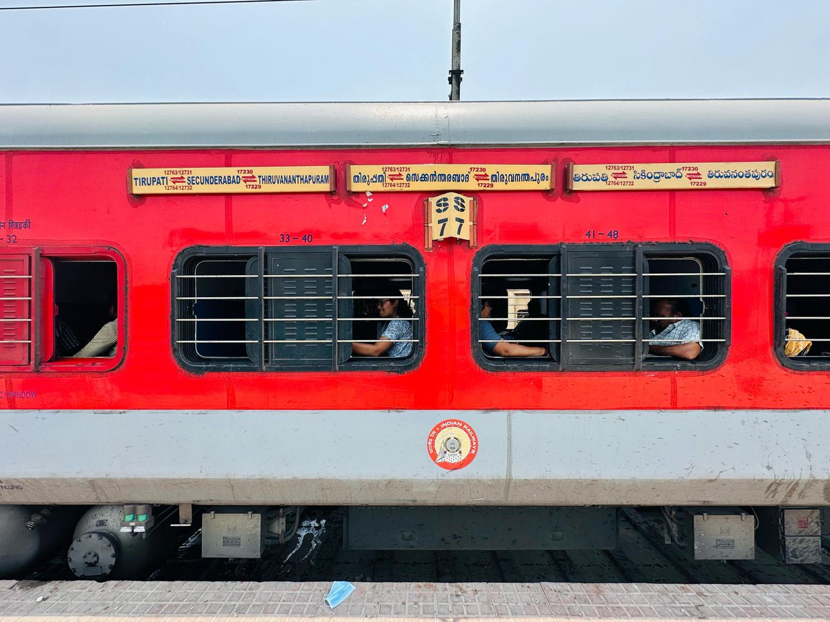 drm_tvc's tweet photo. A new chapter begins!
Sabari Express rolls out in LHB glory for the first time—promising smoother, safer, and more comfortable journeys fo passengers!
📷-Abhijith Bhaktan, Anandhu R
#SabariExpress #LHBUpgrade #IndianRailways #SouthernRailway https://t.co/XjpSMx4rqv