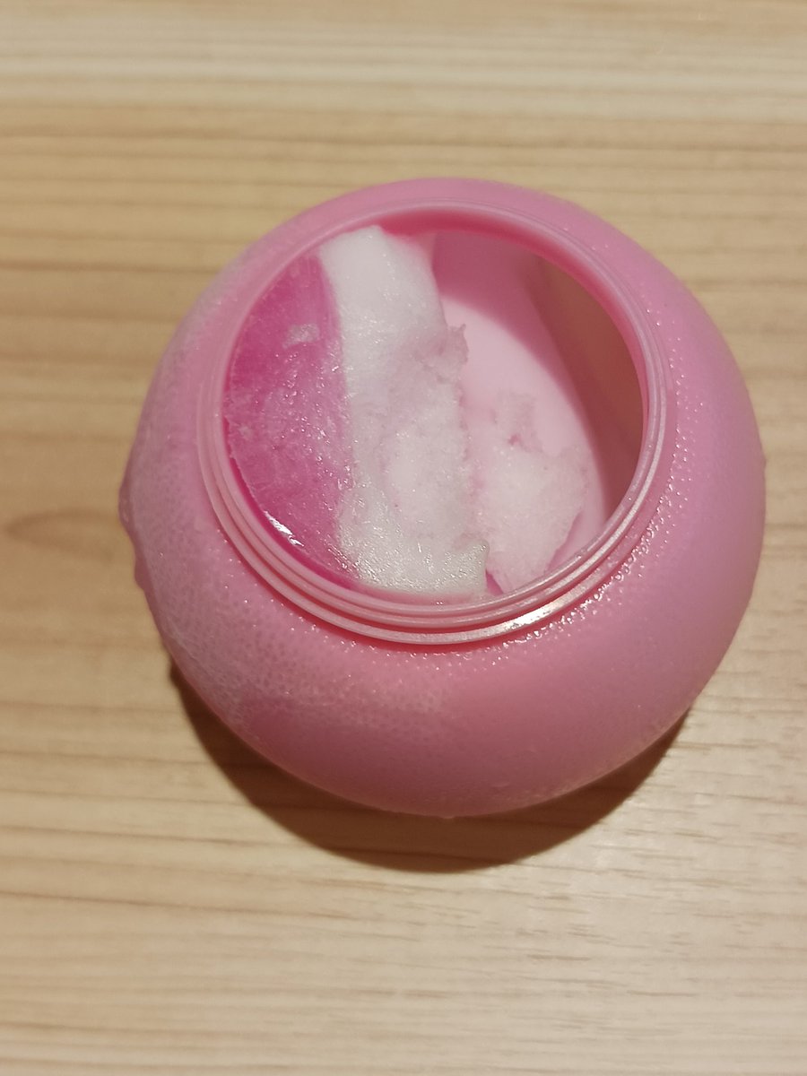 kema_jp's tweet photo. 「懐かしのももシャーベット」頼んだらめっちゃ分離してるみたいなんだけど、こういうもんなのかしら？
#スシロー https://t.co/WFQ4oH6JUh