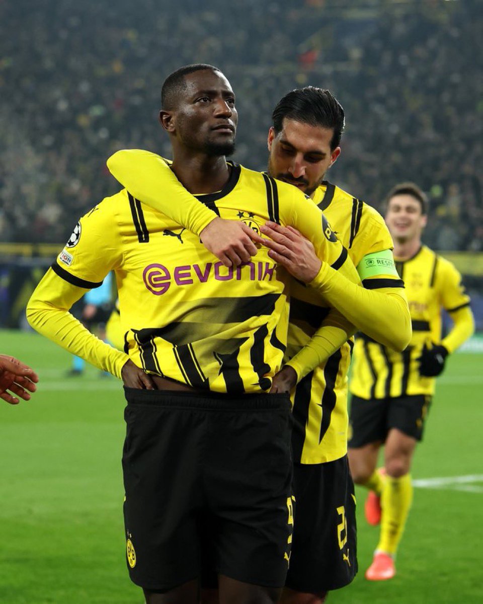sylinational_FR's tweet photo. Ainsi s’achève, le plus beau accomplissement individuel d’un joueur guinéen en coupe d’Europe : 

⭐️ - meilleur buteur avec 13 buts de #UCL (en cours)

⭐️ - meilleur buteur de l’histoire du #BVB en #UCL avec 13 buts, sur une saison. 

⭐️- X3 fois élu « UEFA Man Of The Match » 

⭐️- X2 fois Élu « UEFA Player Of The Week » 

⭐️- 6eme joueur à atteindre la barre des 13 buts en #UCL 

⭐️- 1er joueur à être décisif sur l’ensemble des matchs du nouveau format #UCL 

Serhou Guirassy. Le plus grand attaquant guinéen ? #UCL