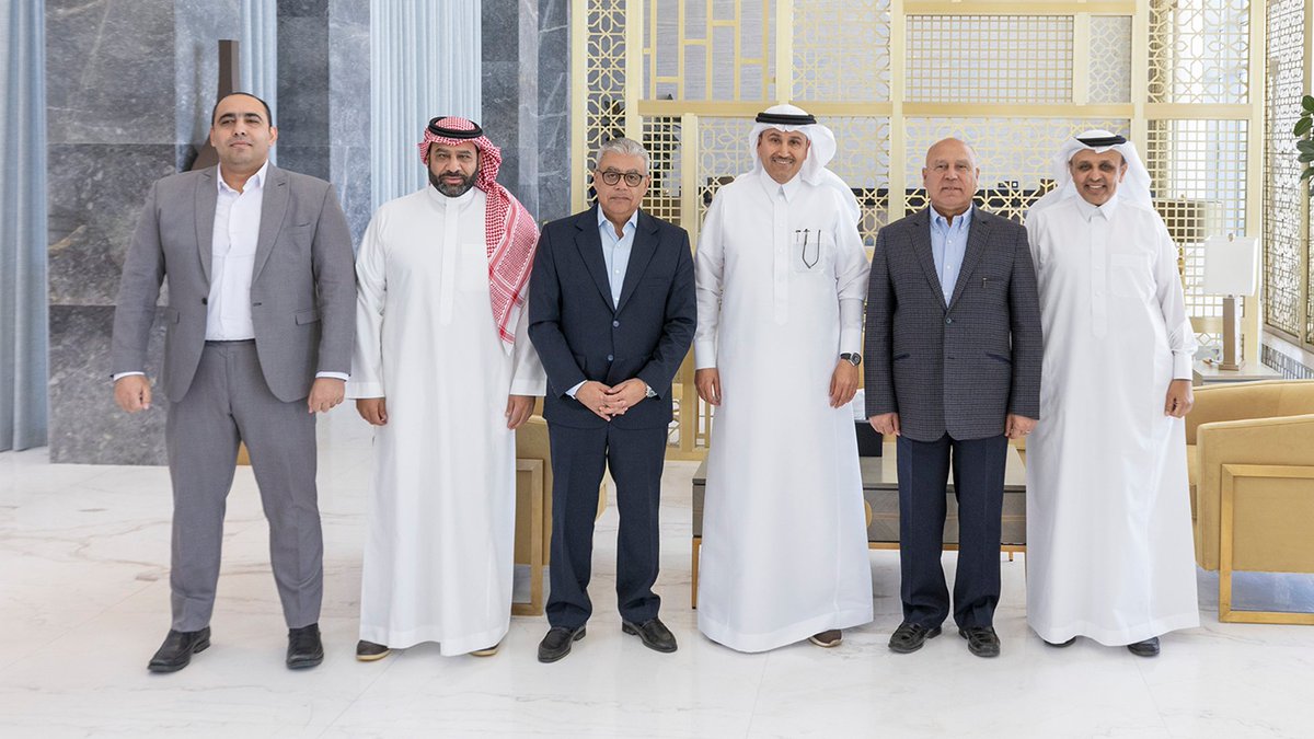 NEOM's tweet photo. زار معالي وزير النقل والخدمات اللوجستية م. صالح بن ناصر الجاسر، ومعالي رئيس الهيئة العامة للنقل المكلف د. رميح بن محمد الرميح، ومعالي نائب رئيس مجلس الوزراء للتنمية الصناعية ووزير الصناعة والنقل المصري الفريق م. كامل الوزير، نيوم، للاطّلاع على مشاريعها المستقبلية وبحث فرص التعاون في مجالات النقل البحري والتقنيات الحديثة.

#نيوم #الهيئة_العامة_للنقل_TGA