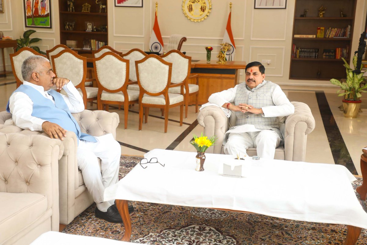 भोपाल: माननीय मुख्यमंत्री जी से आज मुख्यमंत्री निवास स्थित समत्व भवन में केन्द्रीय पर्यावरण, वन एवं जलवायु परिवर्तन मंत्री श्री भूपेंद्र यादव जी ने सौजन्य भेंट की।

<a href="/byadavbjp/">Bhupender Yadav</a>
<a href="/DrMohanYadav51/">Dr Mohan Yadav</a>