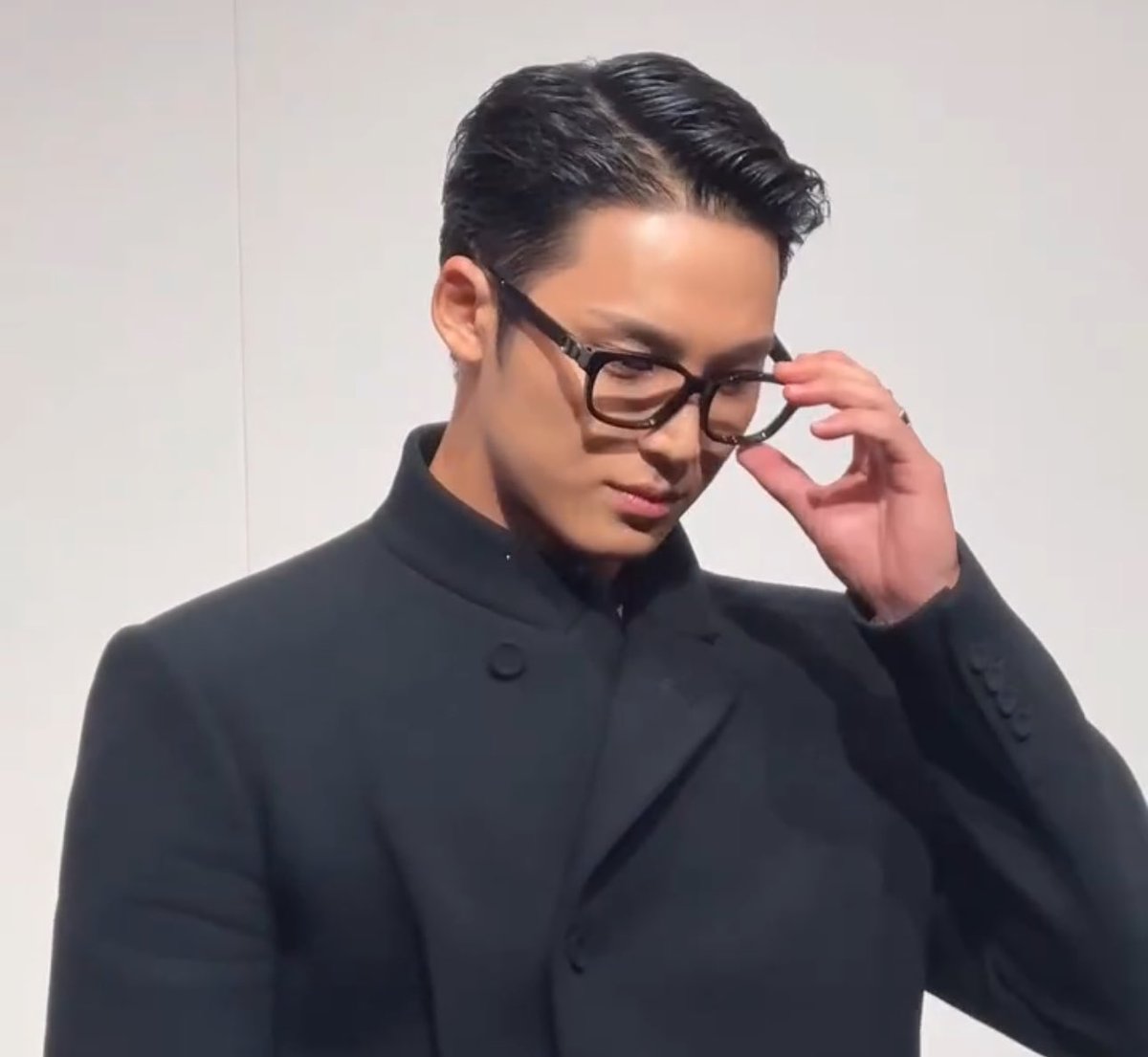 wonubliss's tweet photo. omg mingyu! 🖤 https://t.co/uhRNXz6Aph