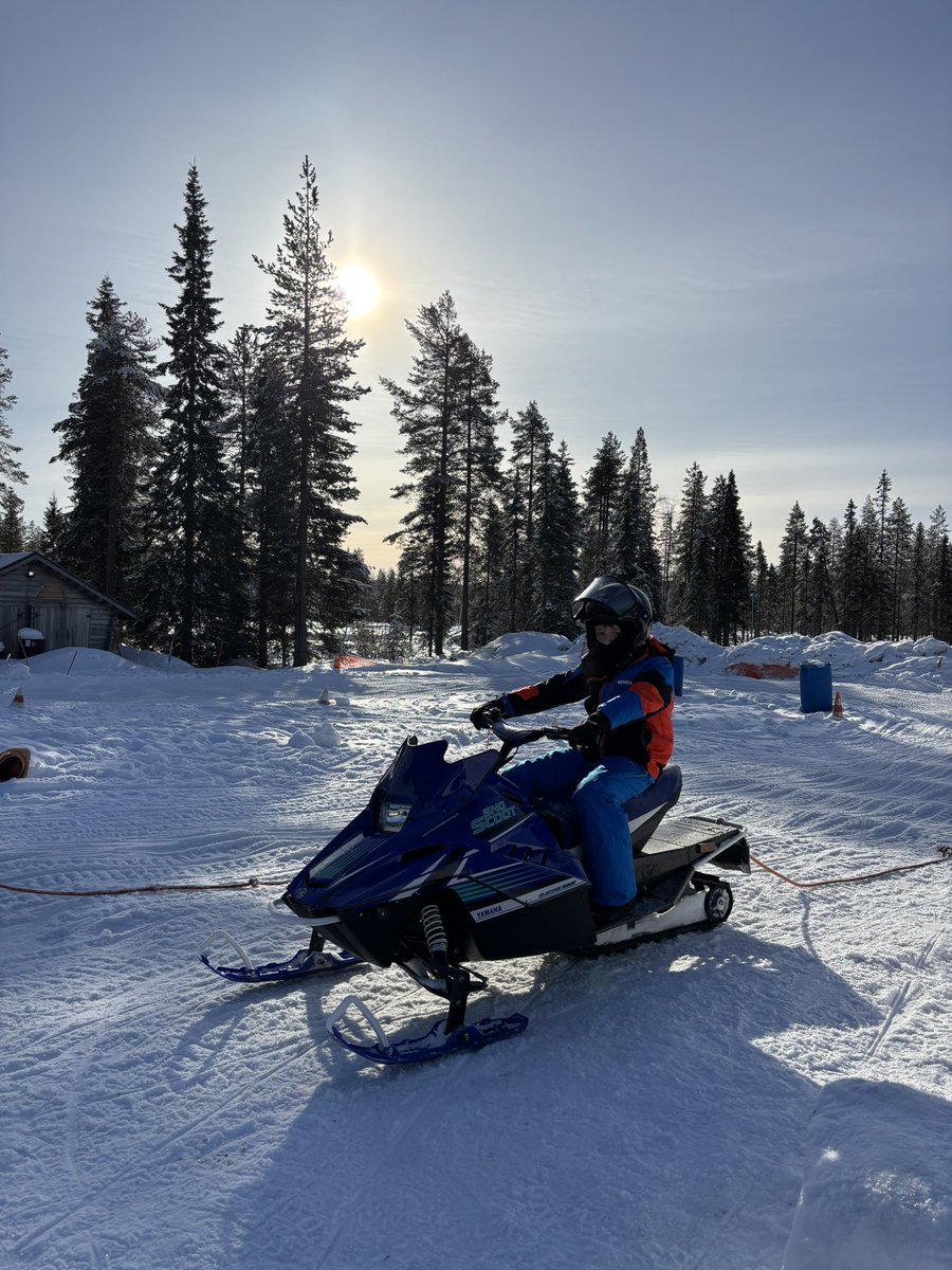 heyupmickey's tweet photo. Finland, Lapland ⛄️❄️🎅🏻🐕🦌🛷 https://t.co/9CWYHWf03u