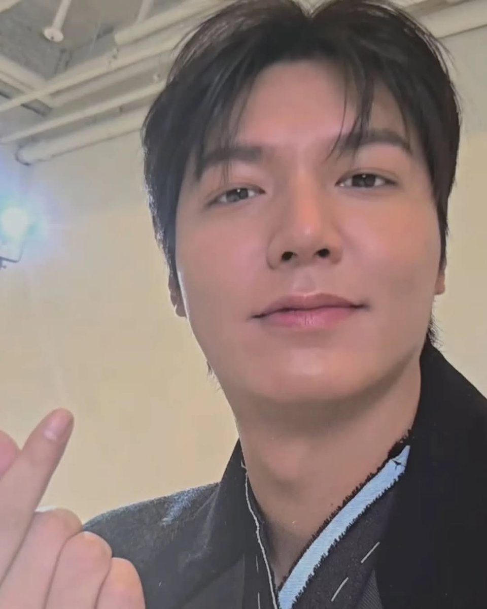 cuentodelaisla's tweet photo. @akichoiyoung Que hermosura de hombre 😍 https://t.co/0TYtA9v85l