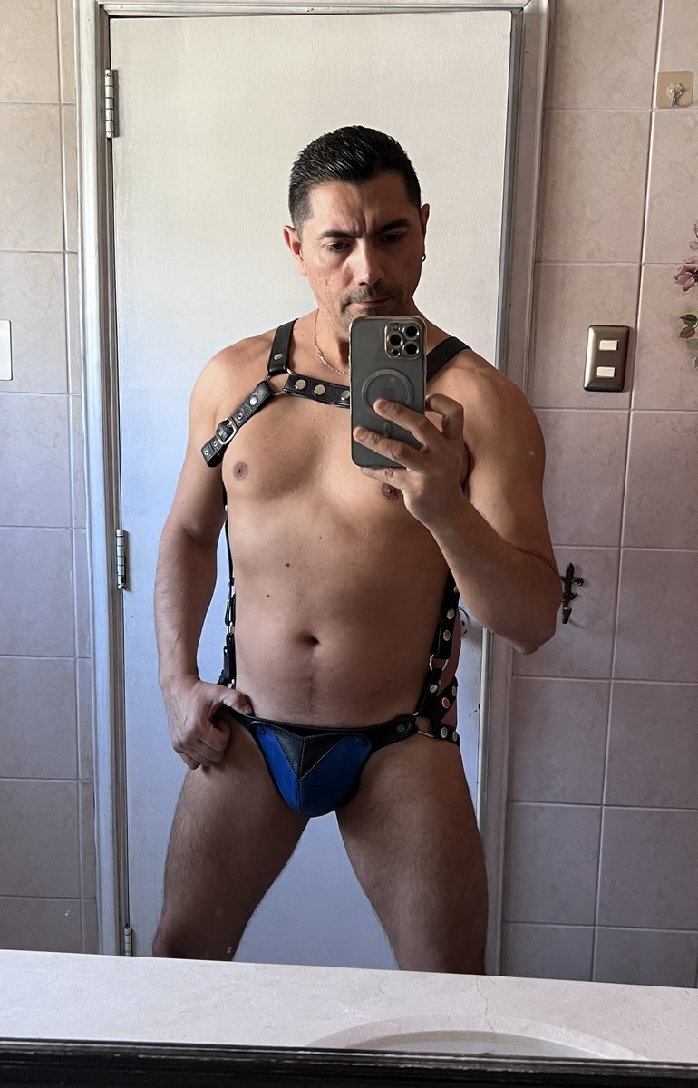 andant__7792's tweet photo. Viernes de puterio… https://t.co/aVcyZkcoWO