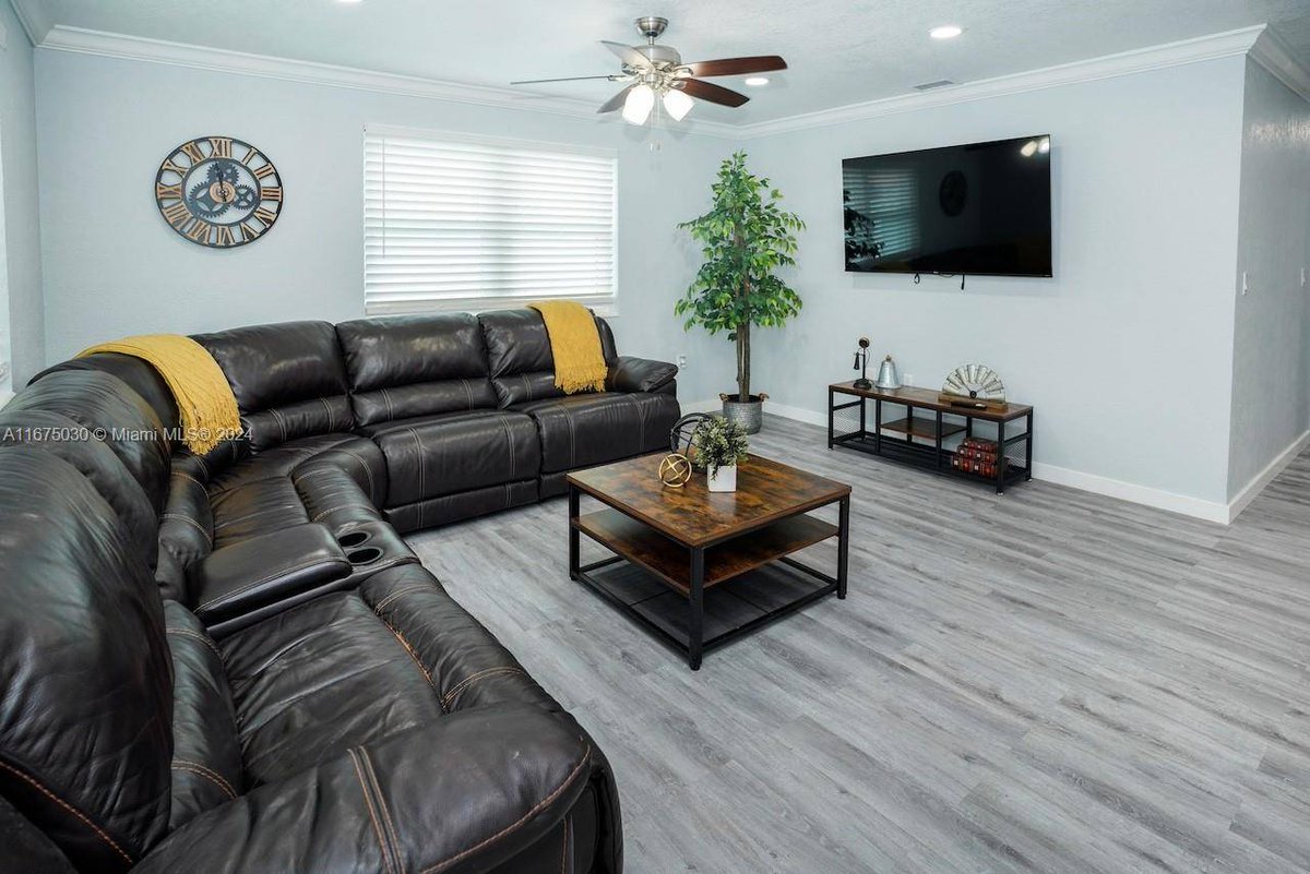 FOURPLEX,  FOURPLEX,  FOURPLEX !!!
FOR SALE - $950,000
954 55 44 796

Homes for sale: 1647 NW 29th Ave, Miami, FL 33125 (MLS #: A11675030) with -1 beds, 0.0 baths, 2010 sqft, and listed for $950000.  sidleroldan.lirflorida.com/d8rcwgnp
