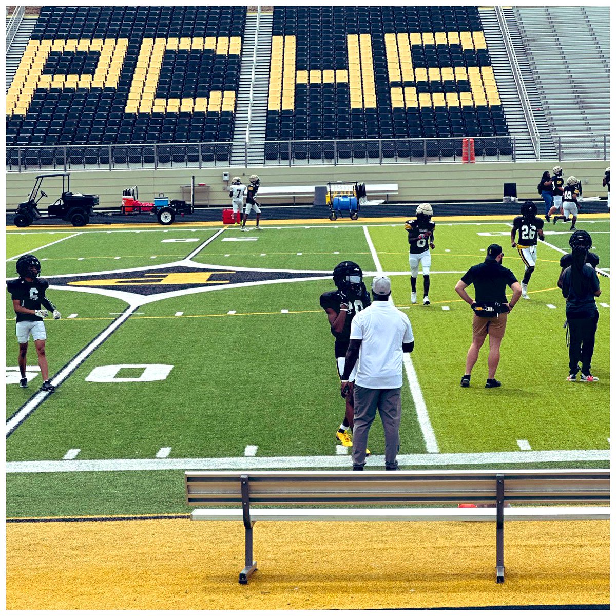 Bryson Hughley (@brysonhughley) on Twitter photo Appreciate Georgia Tech Safety (DB) Coach Peoples, for coming down to the Valley!! <a href="/RecruitGeorgia/">Recruit Georgia</a> <a href="/corypeoples/">Coach Peoples</a> <a href="/najehwilk/">Najeh Wilkins</a> @ChalupaBatmanFB <a href="/JacquezGreen/">๐. ๐๐๐๐ช๐ฎ๐๐ณ ๐๐ซ๐๐๐ง</a> <a href="/DC_Sports_706/">Coach TJ</a> <a href="/BVEvery/">Barry Every</a> <a href="/SoutheastElite_/">Southeast Elite Prospects</a> <a href="/CoachDaniels06/">Coach Daniels</a> <a href="/AFarrersports/">Alex Farrer</a> <a href="/Kelly_Quinlan/">Kelly Quinlan</a> <a href="/MattDeBary/">Matt DeBary</a> Appreciate Georgia Tech Safety (DB) Coach Peoples, for coming down to the Valley!! <a href="/RecruitGeorgia/">Recruit Georgia</a> <a href="/corypeoples/">Coach Peoples</a> <a href="/najehwilk/">Najeh Wilkins</a> @ChalupaBatmanFB <a href="/JacquezGreen/">๐. ๐๐๐๐ช๐ฎ๐๐ณ ๐๐ซ๐๐๐ง</a> <a href="/DC_Sports_706/">Coach TJ</a> <a href="/BVEvery/">Barry Every</a> <a href="/SoutheastElite_/">Southeast Elite Prospects</a> <a href="/CoachDaniels06/">Coach Daniels</a> <a href="/AFarrersports/">Alex Farrer</a> <a href="/Kelly_Quinlan/">Kelly Quinlan</a> <a href="/MattDeBary/">Matt DeBary</a>