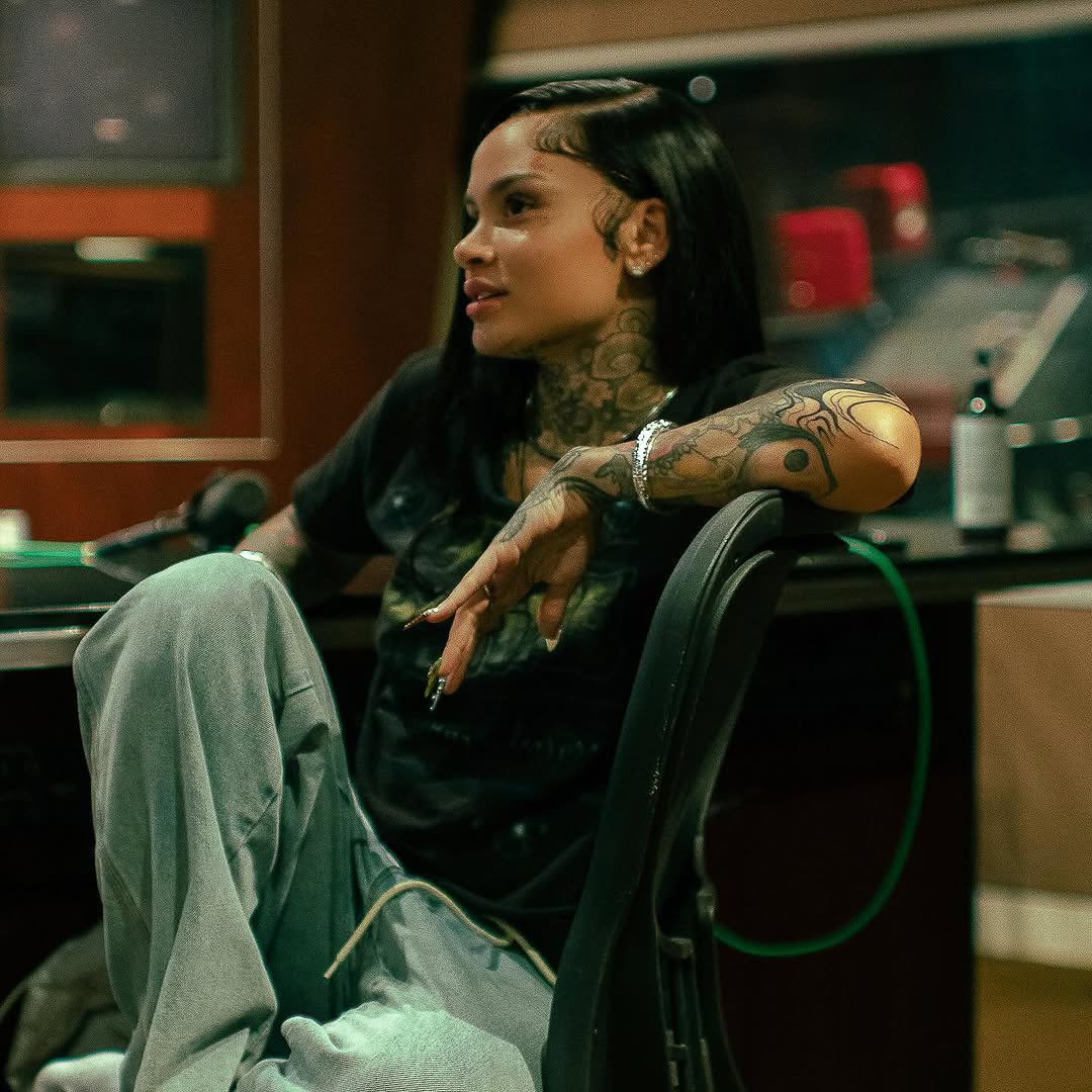 kehlani in the studio >>>