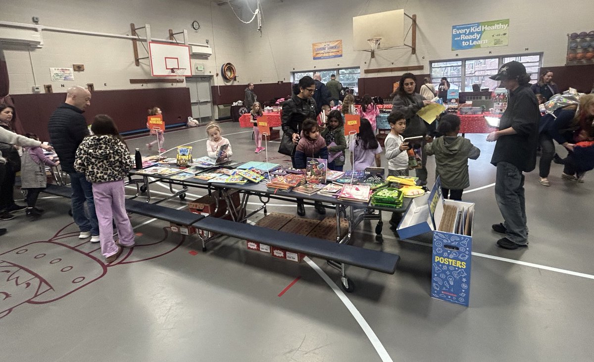 Looking back at April, we want to thank all the families who joined us for a wonderful night of curriculum, art, and the PTA Book Fair! It was great to see families exploring student work, admiring artwork, and picking out some great new books!