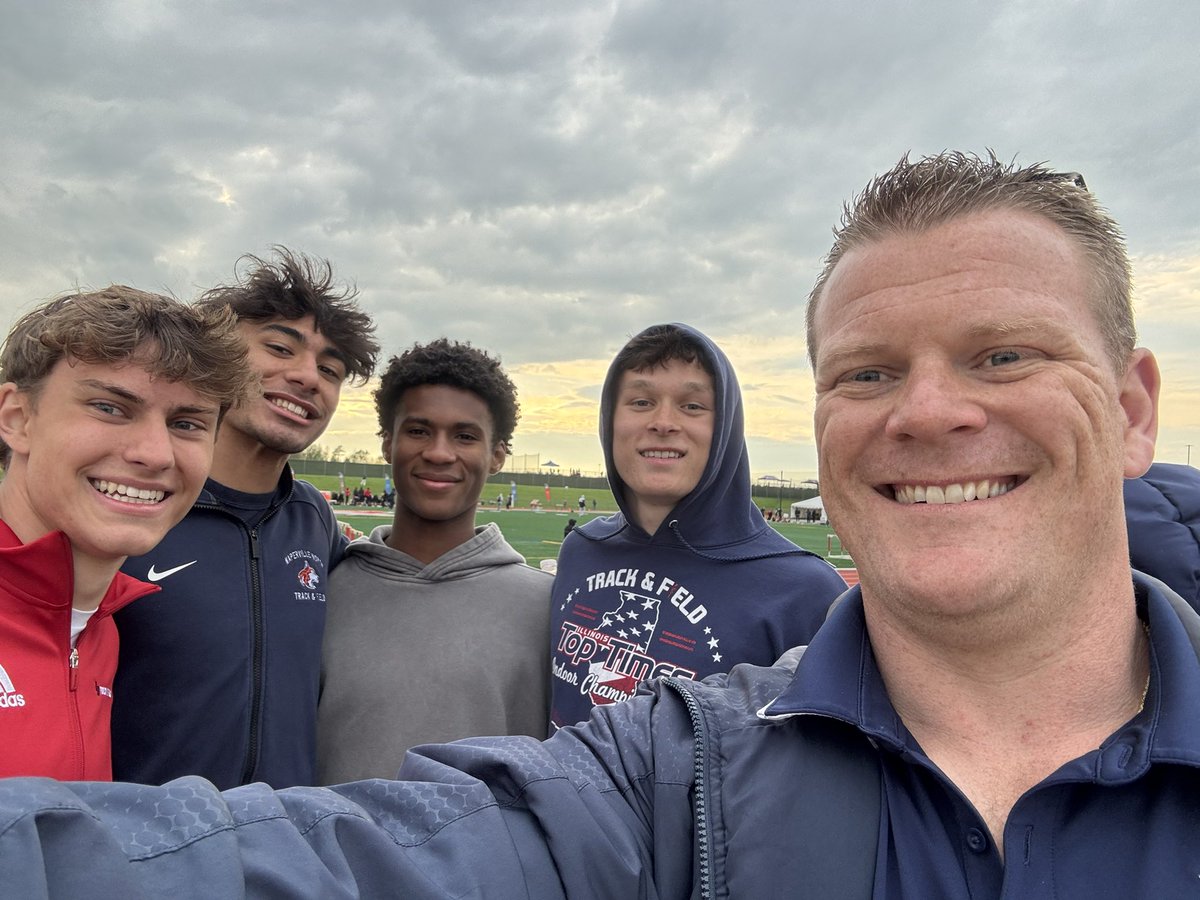 So awesome watching current coach and former great <a href="/NnhsTrack/">NNHS XC & TF</a> hurdler Coach Holmes compete for <a href="/LewisMTandF/">Lewis Men's T&F</a> tonight!

Secured a PR and will run in finals tomorrow for his team - Great job Coach Holmes!

🔵🟠🐺🔵🟠
#DRIVENTOCOMPETE #TOGETHER