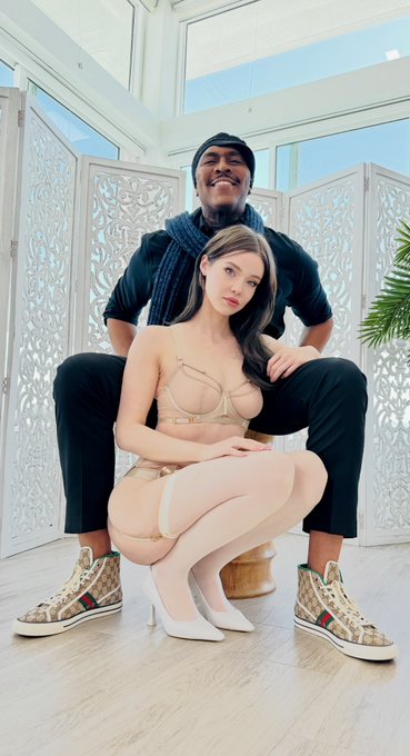 Watch DREDD's leaked NSFW photo on TwXstars