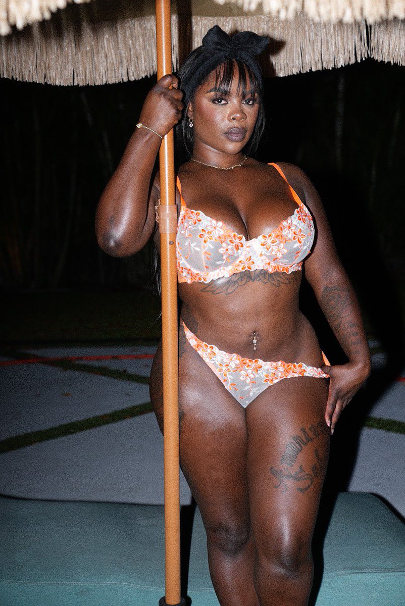 Free for the next 10 people. 

onlyfans.com/ohits_chrissyk…