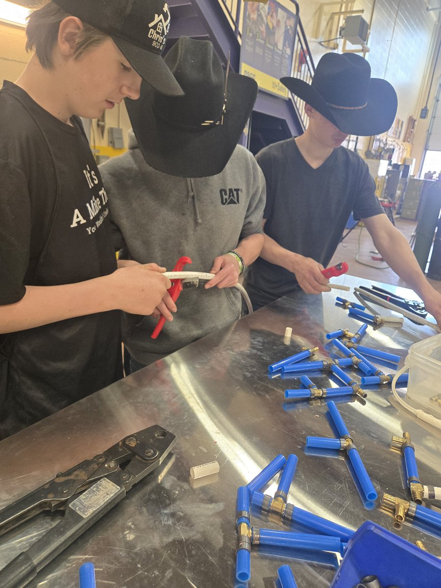 CKRHS_O2 tweet media