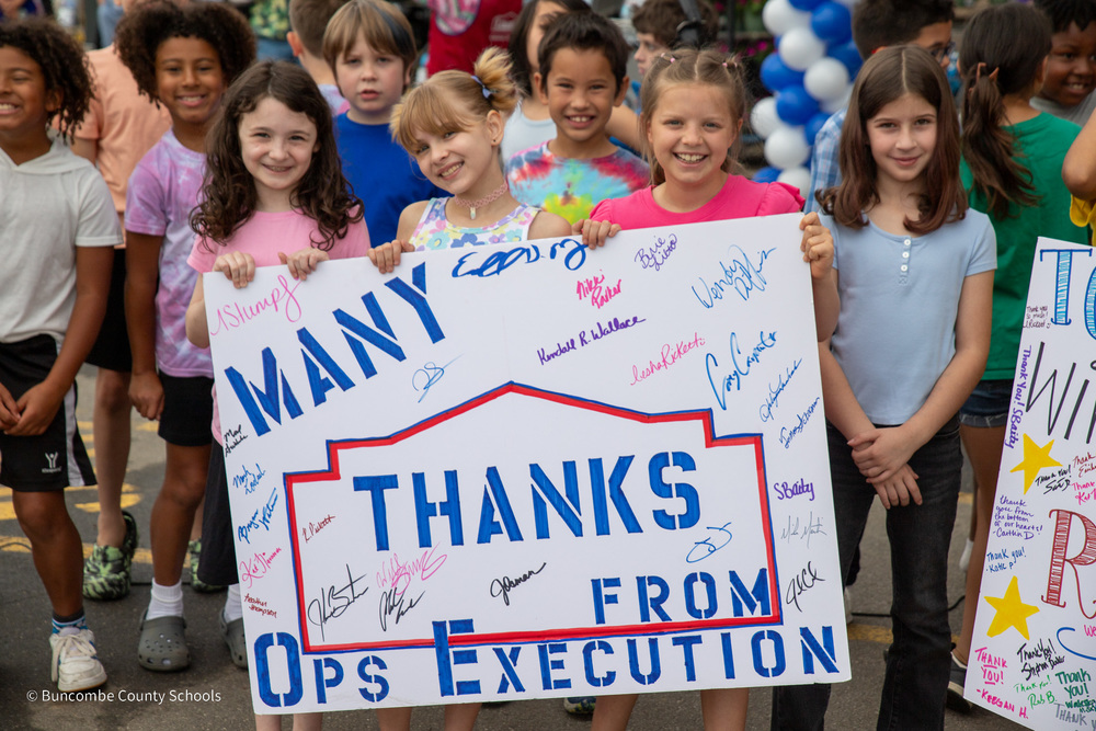 Bell Students Use Their Voices to Share Hope and Resilience at Lowe's Celebration buncombeschools.org/o/bcs/article/…
