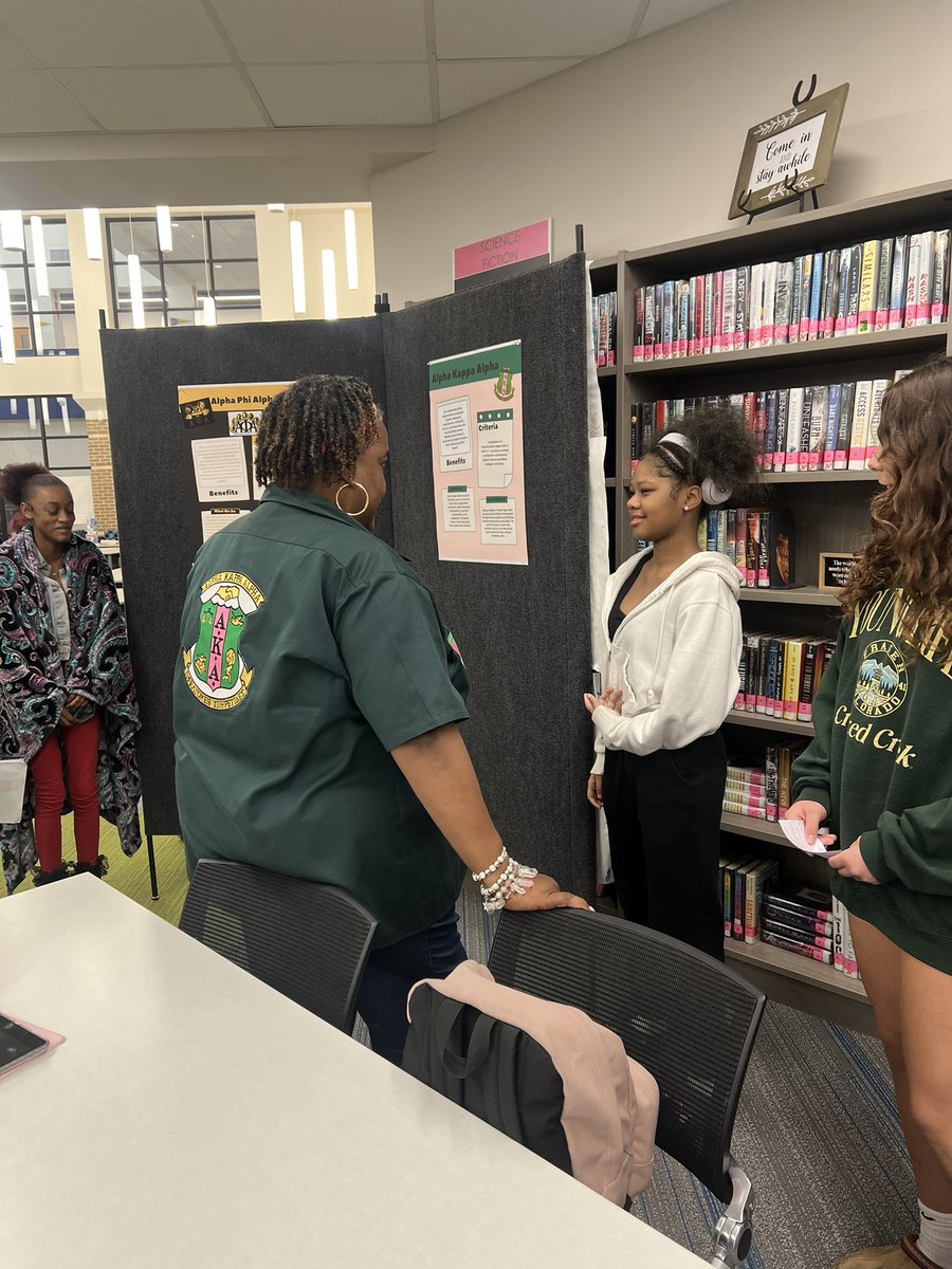 Ozzys_at_PHS's tweet photo. 2nd Annual Divine Nine Experience! We are so proud of our African American Studies students. Ss researched one of the organizations and presented to our guests. They did an incredible job and had a fantastic time learning from RISD Divine Nine members. #PHSlibrary #mUStangmagic https://t.co/b8AOxp99xF