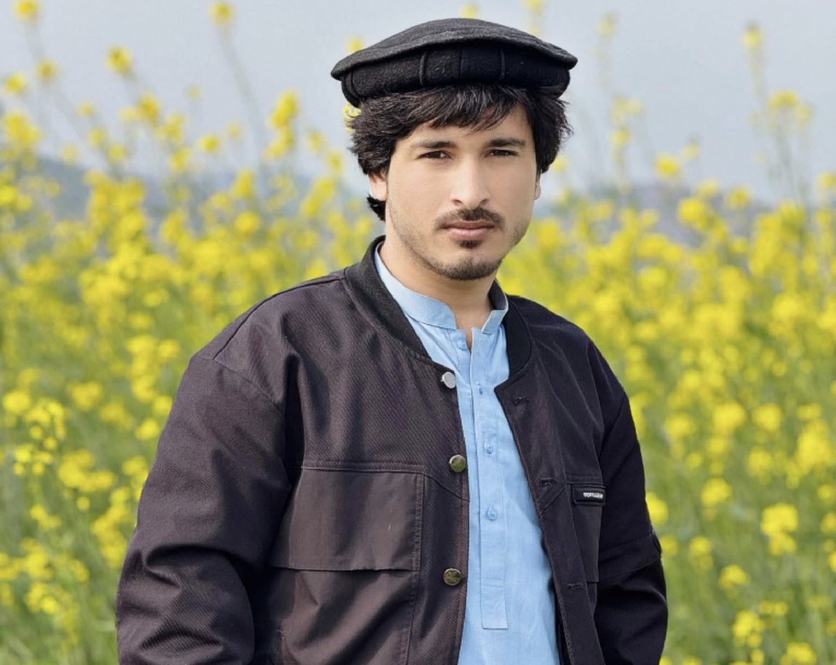 میرے چھوٹے بھائی اویس خان علی زئی کو نا معلوم افراد نے فائیرنگ کر کے شہید کر دیا ہے ، نماز جنازہ بعد نماز عصر 6 بجے ہری پور کھلابٹ ٹاون شپ سیکٹر 4 میں ادا کی جائے گی دعا مغفرت کی درخواست ہے 
إِنَّا ِلِلَّٰهِ وَإِنَّا إِلَيْهِ رَاجِعُونَ