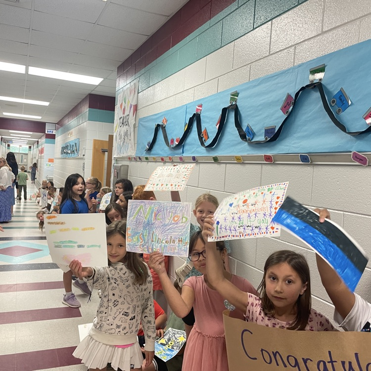 stjames_elem's tweet photo. We love our Seniors! Thanks for coming back to visit today. https://t.co/qd9Tnz6DZs