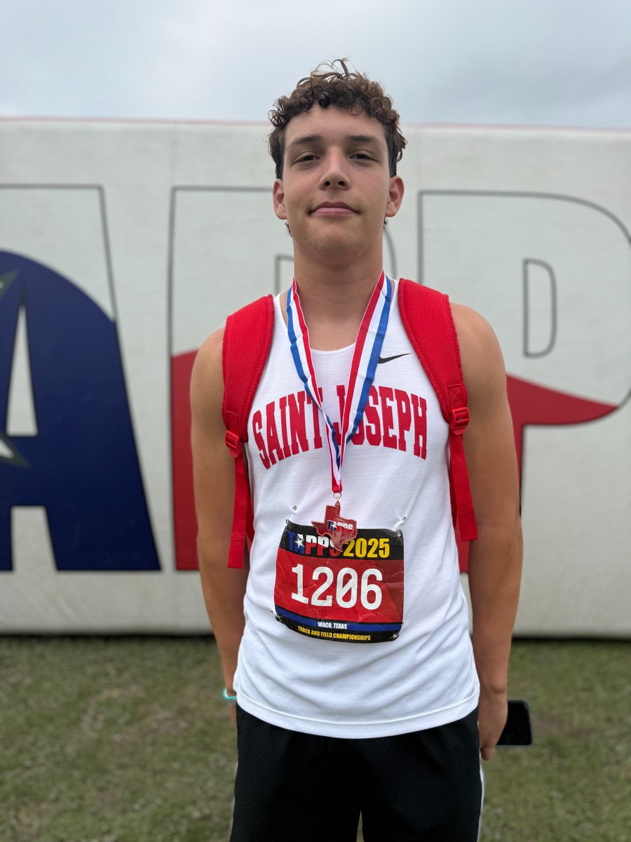 SJA junior Reid Starkey comes away with the first medal of his career, finishing third in the TAPPS 5A boys discus. His best mark of the day was 145 feet, 1 inch. #RGVTrack #txhstf