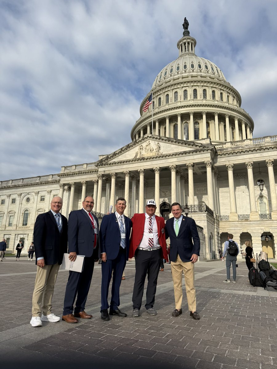 jeremyboone's tweet image. Another great #NationalGolfDay Capitol Hill, East Potomac Park GC and the best chicken in the DC area. @CarolinasGCSA
