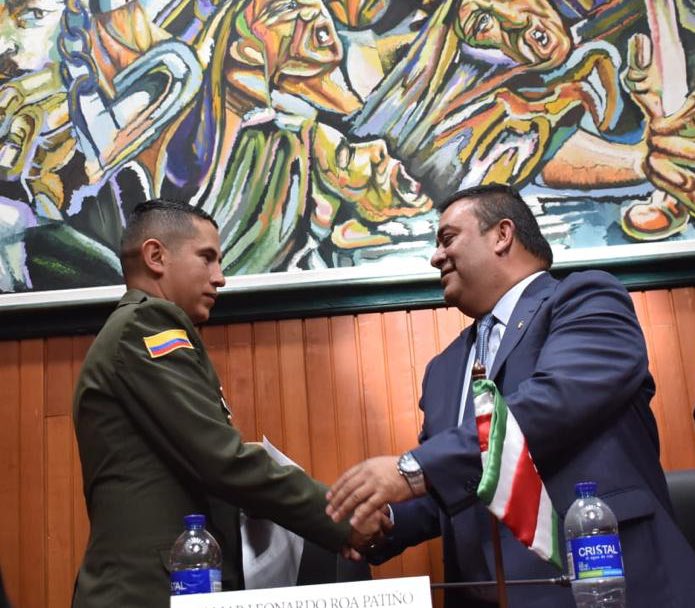 InspeccionGnral's tweet photo. ¡Felicidades a nuestro Centro de Conciliación sede Tunja! 🏛️👏 La Asamblea de Boyacá reconoció su compromiso y liderazgo en promover La paz, convivencia y diálogo 🤝🌱. Gracias por su entrega y servicio a la comunidad 🚓💙. ¡Su labor construye un mejor país! 🇨🇴

#DiosYPatria https://t.co/dHPjkc5cnG