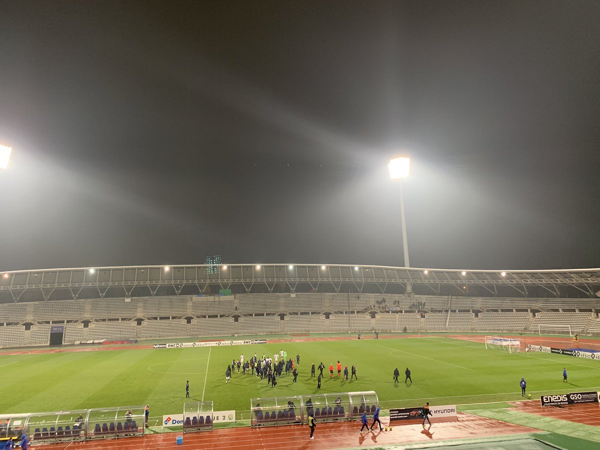 Il y a 10 ans, on était 300 à Charlety en National à chanter dans le froid. Ce soir, le <a href="/ParisFC/">Paris FC</a> rejoint la #Ligue1. L’Est parisien peut lever la tête, Pierre Ferracci peut sourire : il a bâti tout cela, avec patience et passion. Rendez-vous en Ligue 1 #FCMPFC #UnisPourLHistoire