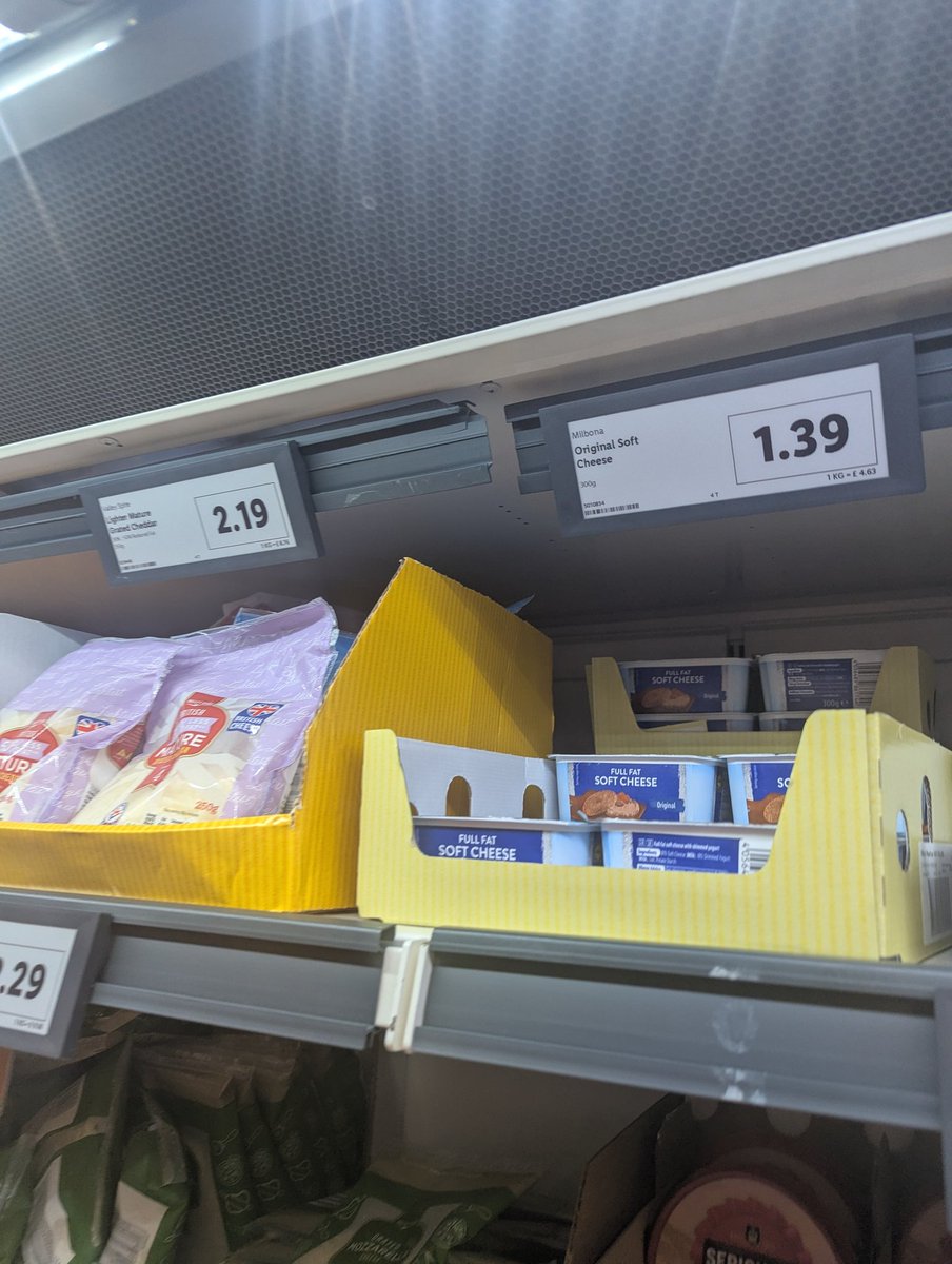 Riisstarr's tweet photo. @LidlGB today a shelf edge sign fell off from above my head and cut the back of my calf. Who can I talk to further about this. It could of been my eye.The shelf sign is jagged enough to make me bleed. Look how sharp and jagged it is. I won't share the pic of my cut publicity tho https://t.co/QHbHYh4IeA
