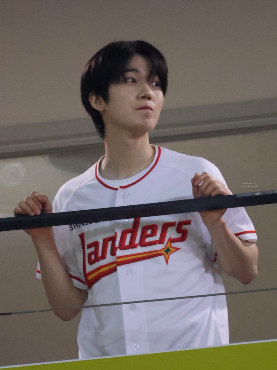 WONDER_950113's tweet image. 250501 SSG 랜더스 #승준 #온앤오프

⚾️🤍🐶