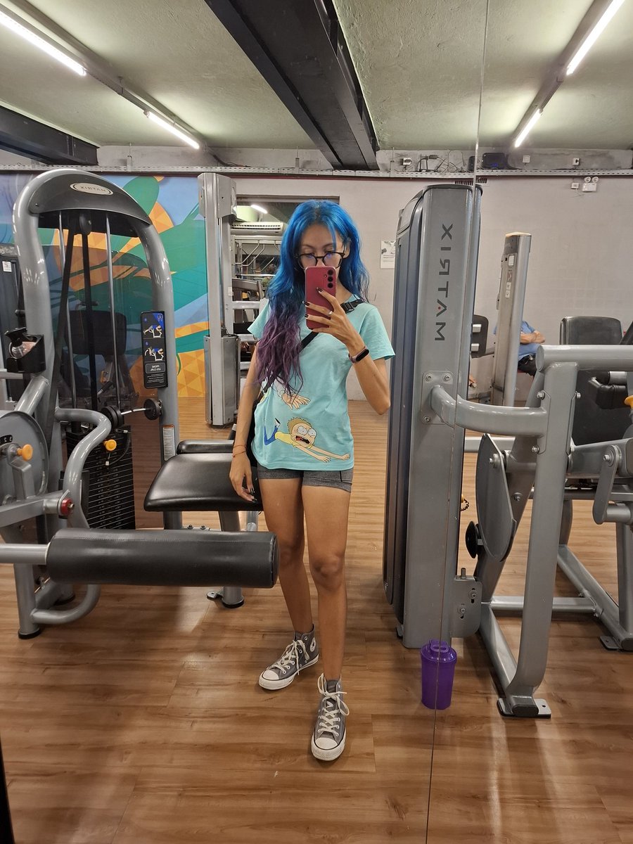blanddream's tweet photo. Chibi girl in #gym #gymrat https://t.co/9lAyK2qL76