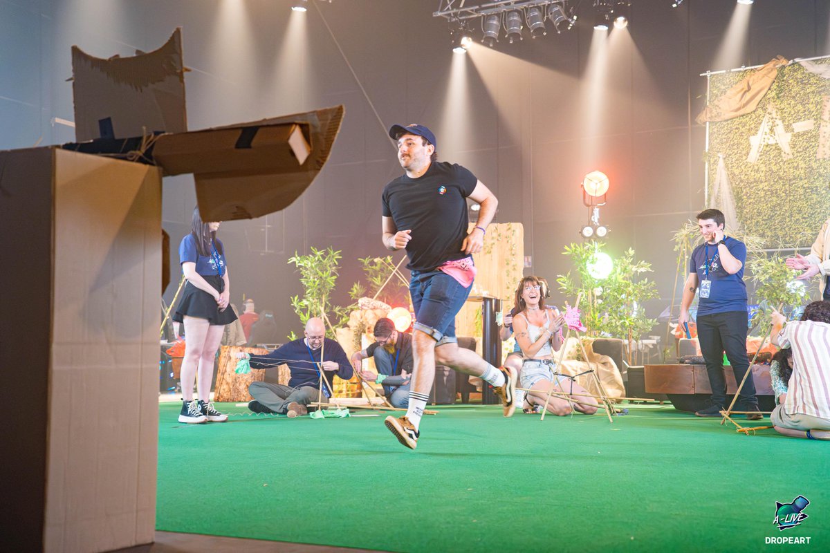 Premier soir et déjà une ambiance de folie sur A-Live 🥰

📸 @dropeart / slainv_fr

#AliveWithUs

twitch.tv/a_live_event