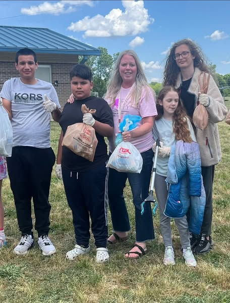 Porter Ridge Middle (@porterridgemsnc) on Twitter photo Ms. Holm’s class celebrating Earth Day by beautifying our campus! Thanks Pirates! Great job! <a href="/AGHoulihan/">Andrew G. Houlihan</a> <a href="/UCPSNC/">Union County Public Schools</a> Ms. Holm’s class celebrating Earth Day by beautifying our campus! Thanks Pirates! Great job! <a href="/AGHoulihan/">Andrew G. Houlihan</a> <a href="/UCPSNC/">Union County Public Schools</a>