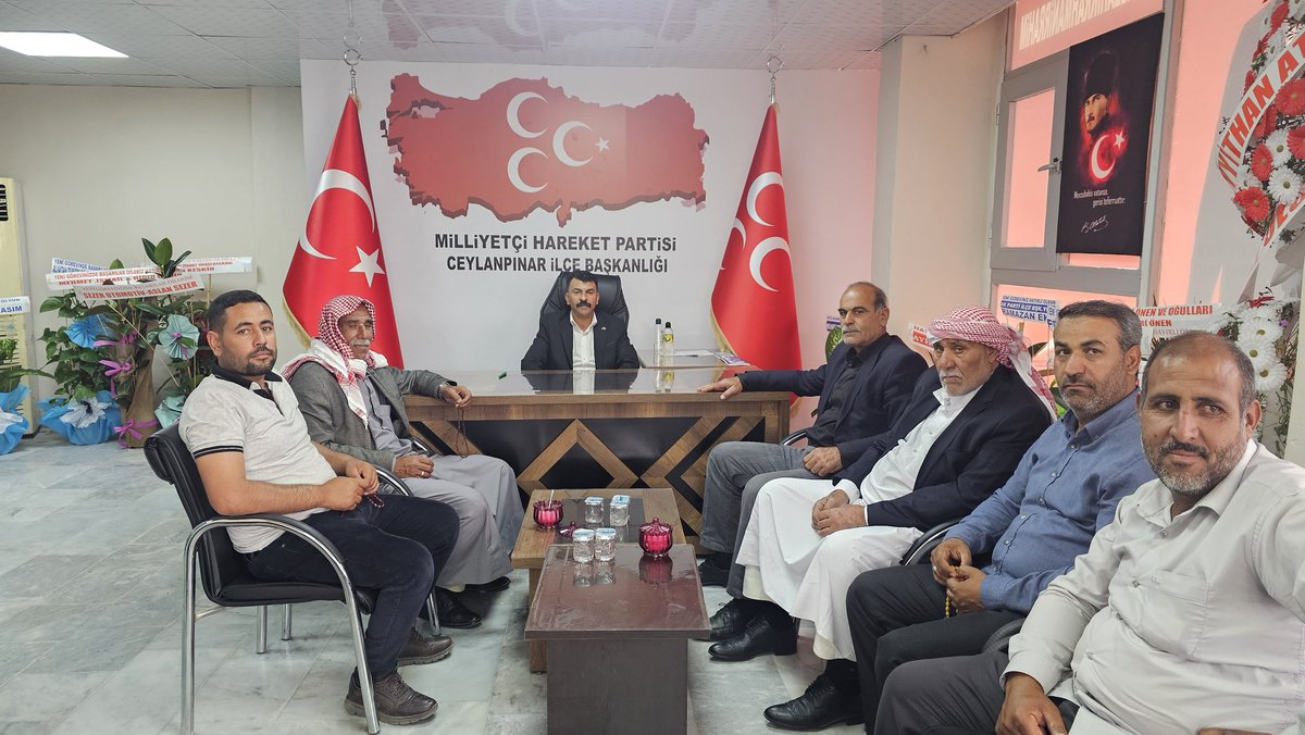 İlçemiz Aydoğdu Kırsal Mahallesi sakinlerinden Sn.Haci İbrahim Aslanlar ile Sn.İsa Aslanlar Ve Sn.Ahmet Aslanlar teşkilatımıza hayırlı olsun ziyaretinde bulunmuştur. 
Nazik ziyaretlerinden dolayı teşekkür ederim.

Milliyetçi Hareket Partisi Ceylanpınar İlçe Başkanı
Aziz DEMİRDAŞ